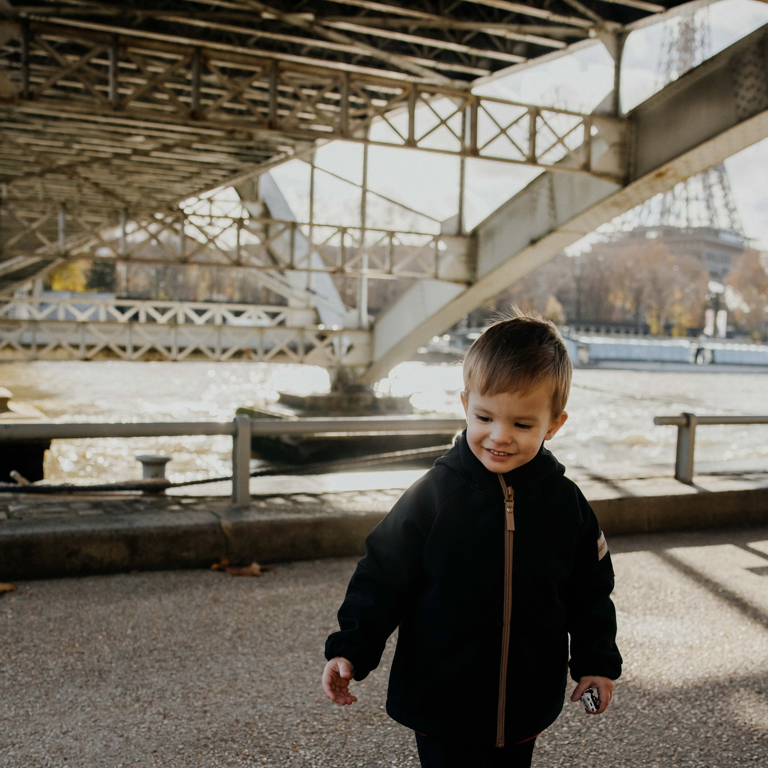 Leo in Paris / family shooting. Photographe à Paris