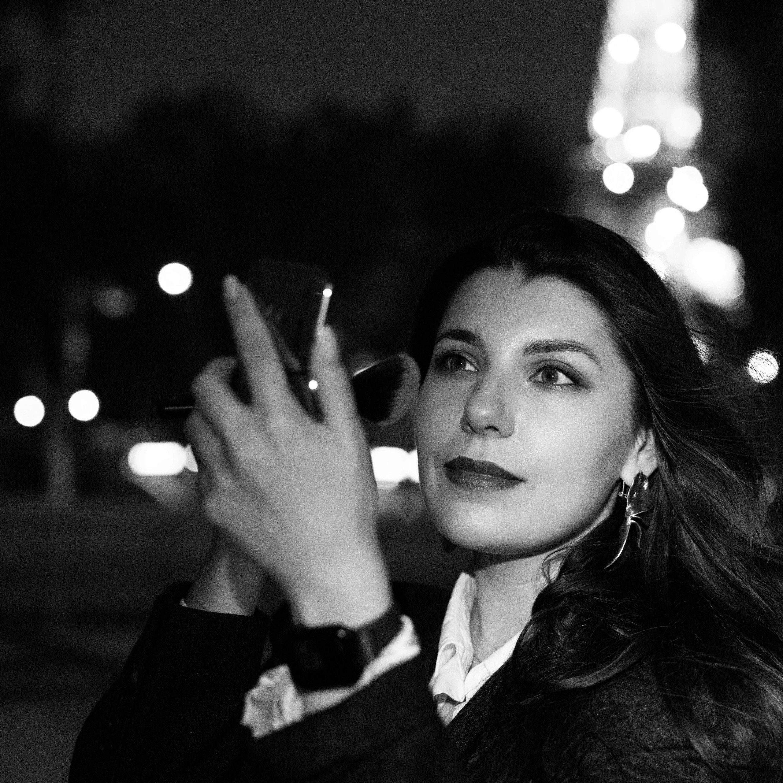 Séance photo personnelle d’Amina au Palais de Tokyo. Photographe à Paris