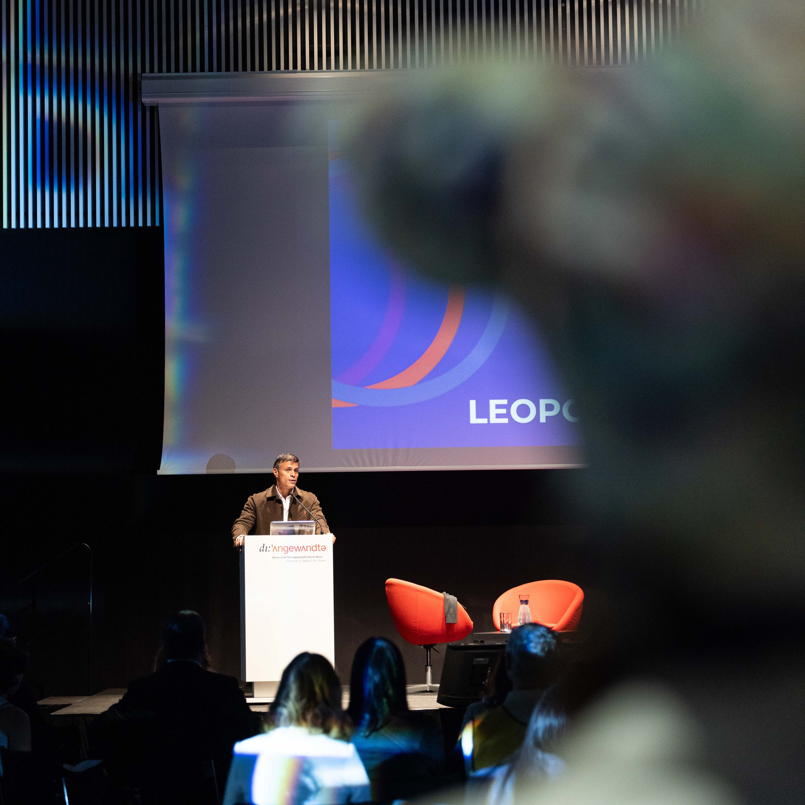 Conférence sur les prisonniers politiques, Vienne. Photographe à Paris