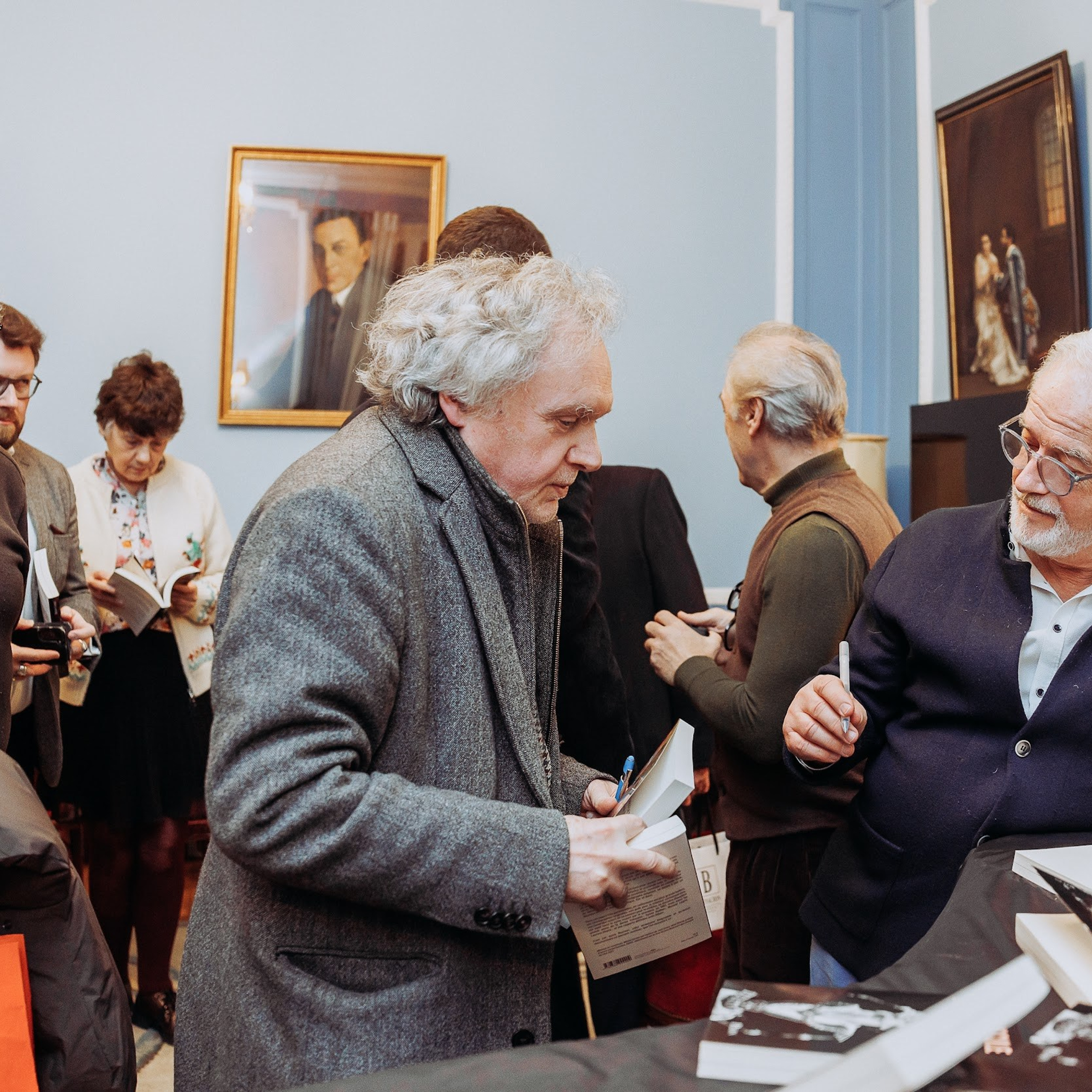 Michel Canesi à la présentation de son livre (éditions Plon). Photographe à Paris