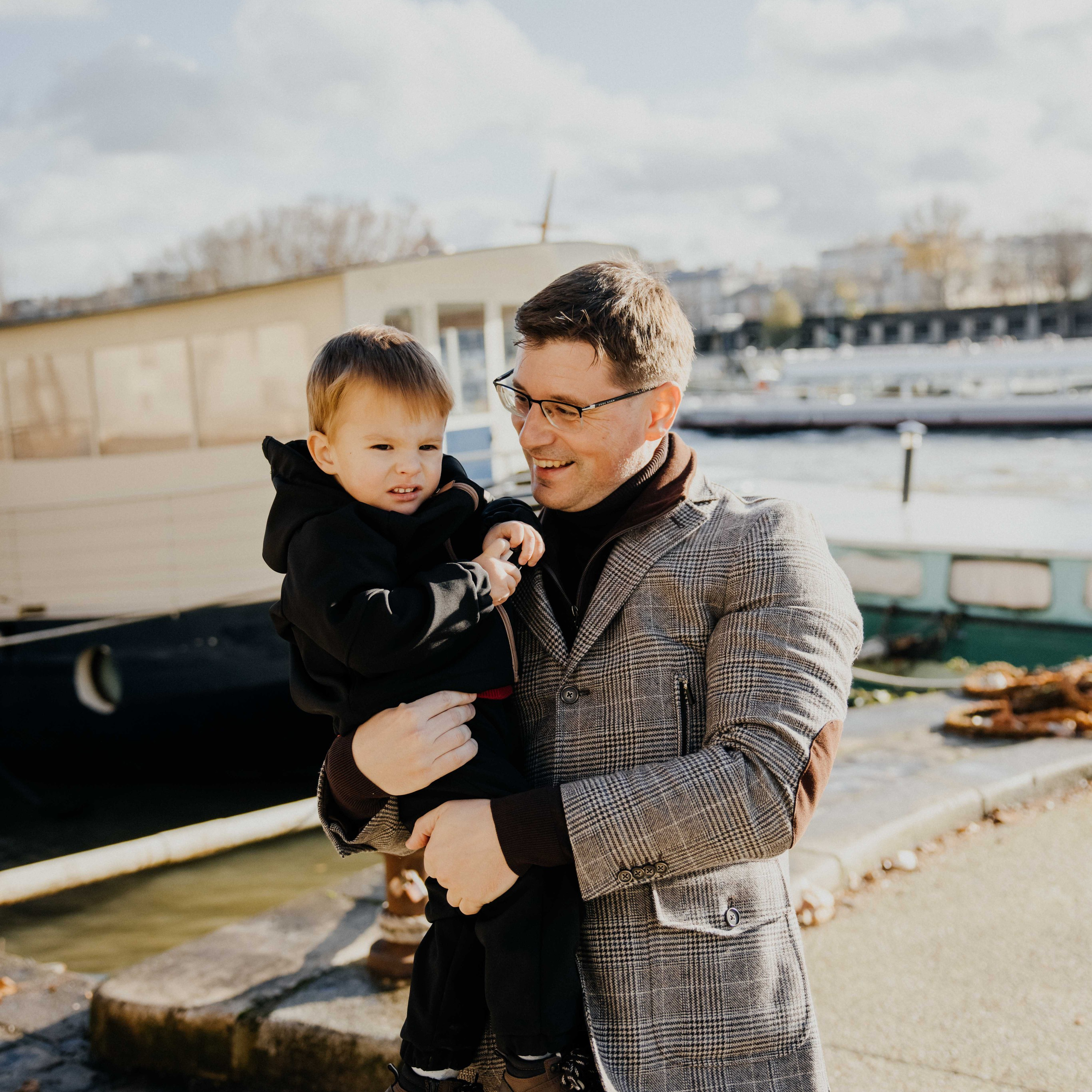 Leo in Paris / family shooting. Photographe à Paris