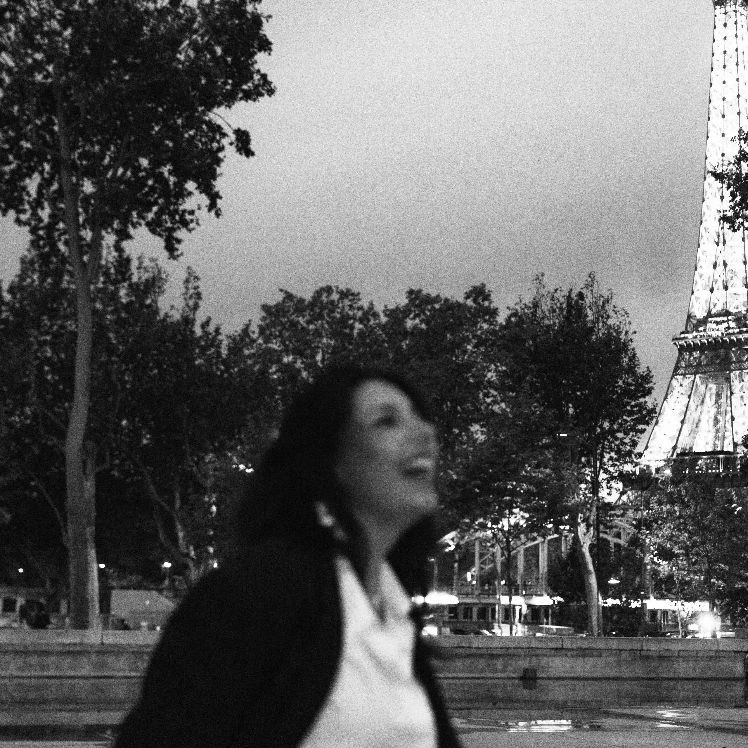 Séance photo personnelle d’Amina au Palais de Tokyo. Photographe à Paris