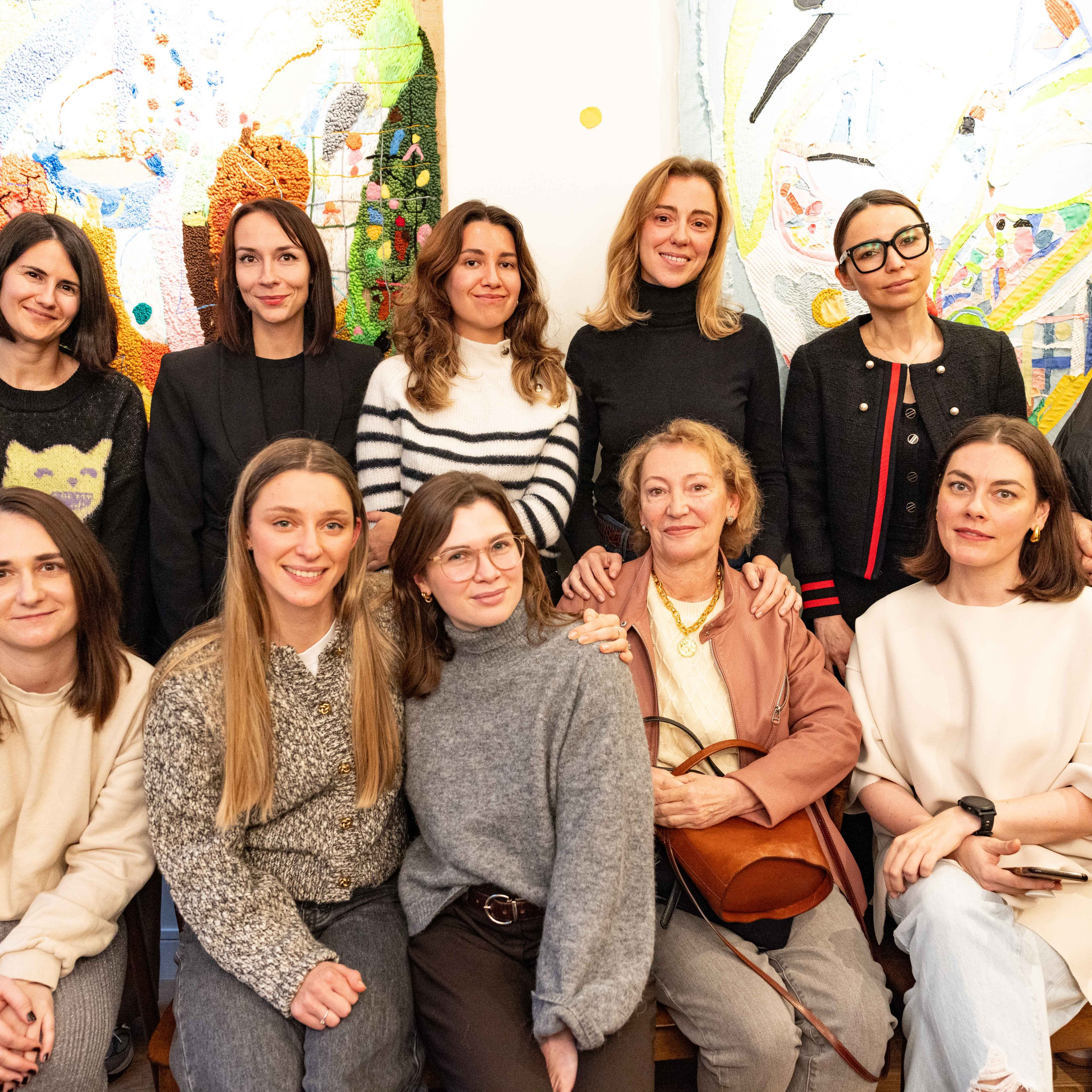 Une conférence sur le surréalisme dans l’espace Lampe. Photographe à Paris