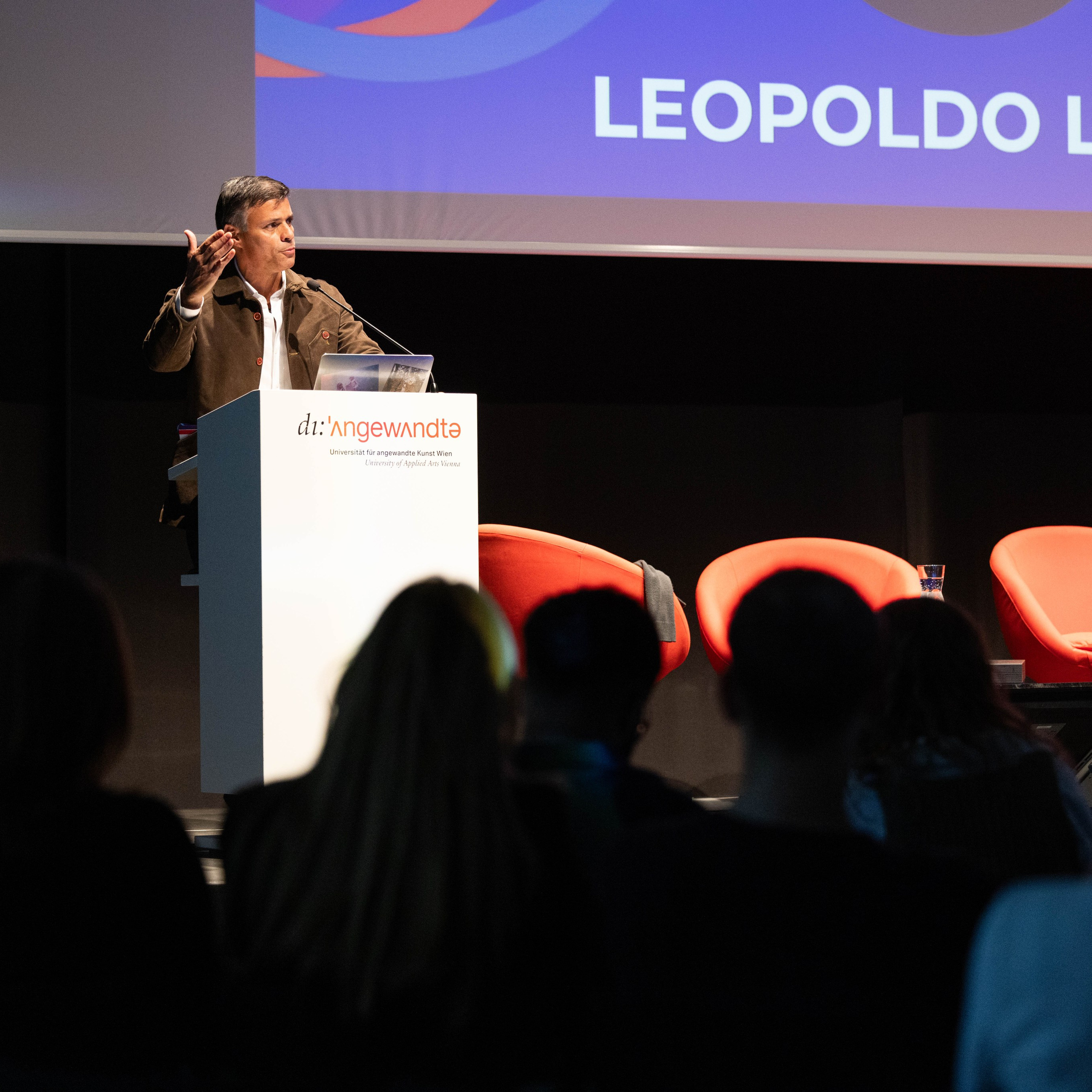 Conférence sur les prisonniers politiques, Vienne. Photographe à Paris