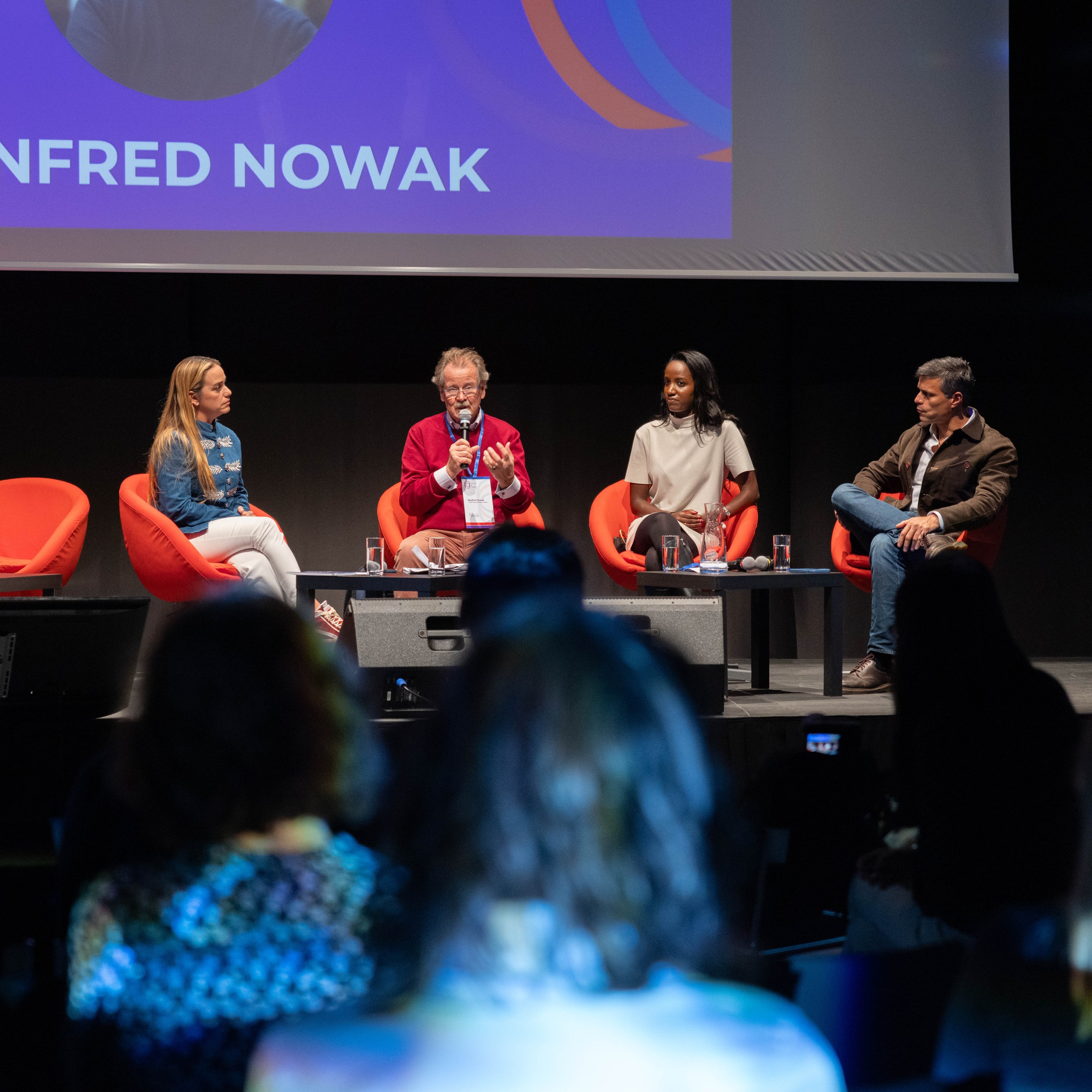 Conférence sur les prisonniers politiques, Vienne. Photographe à Paris