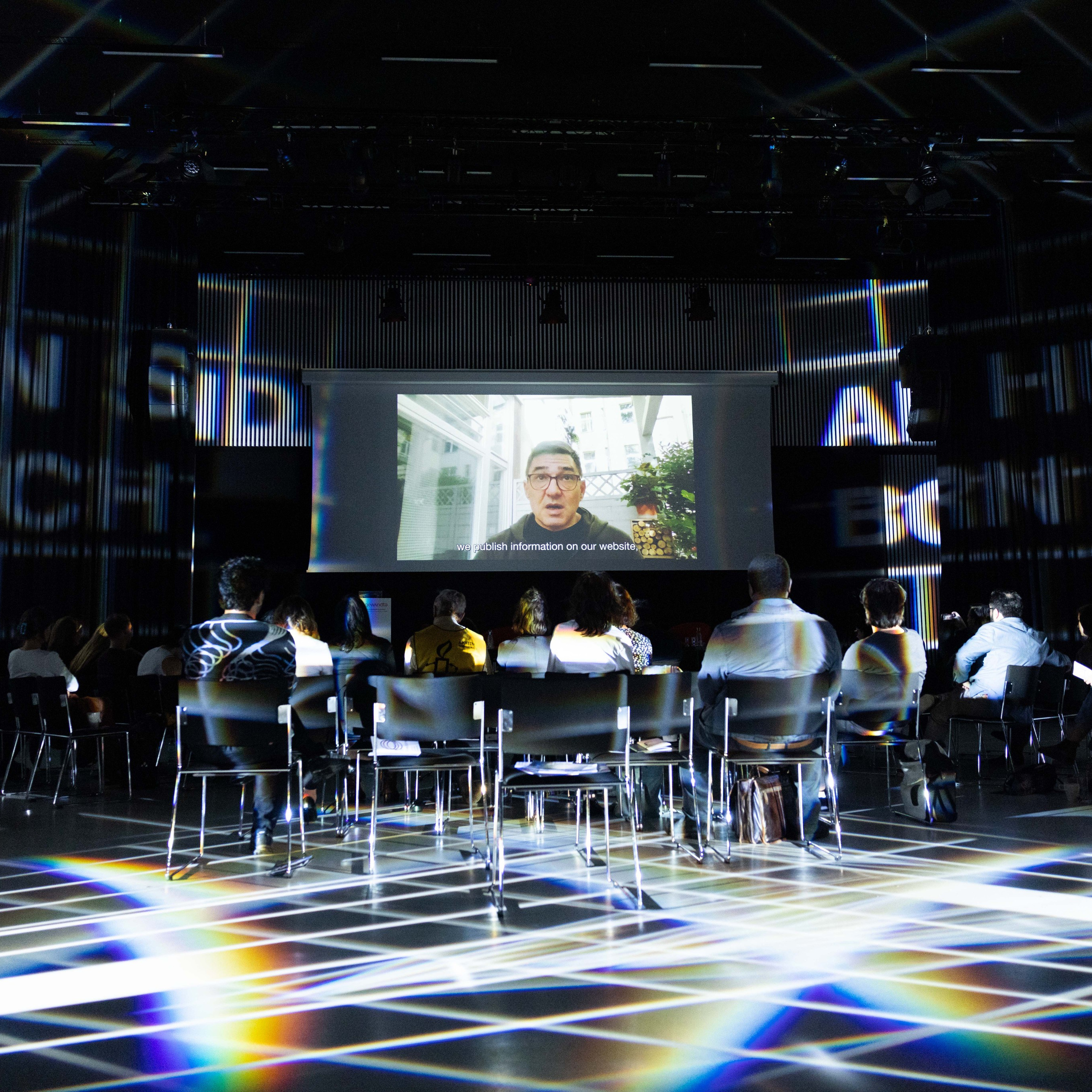 Conférence sur les prisonniers politiques, Vienne. Photographe à Paris