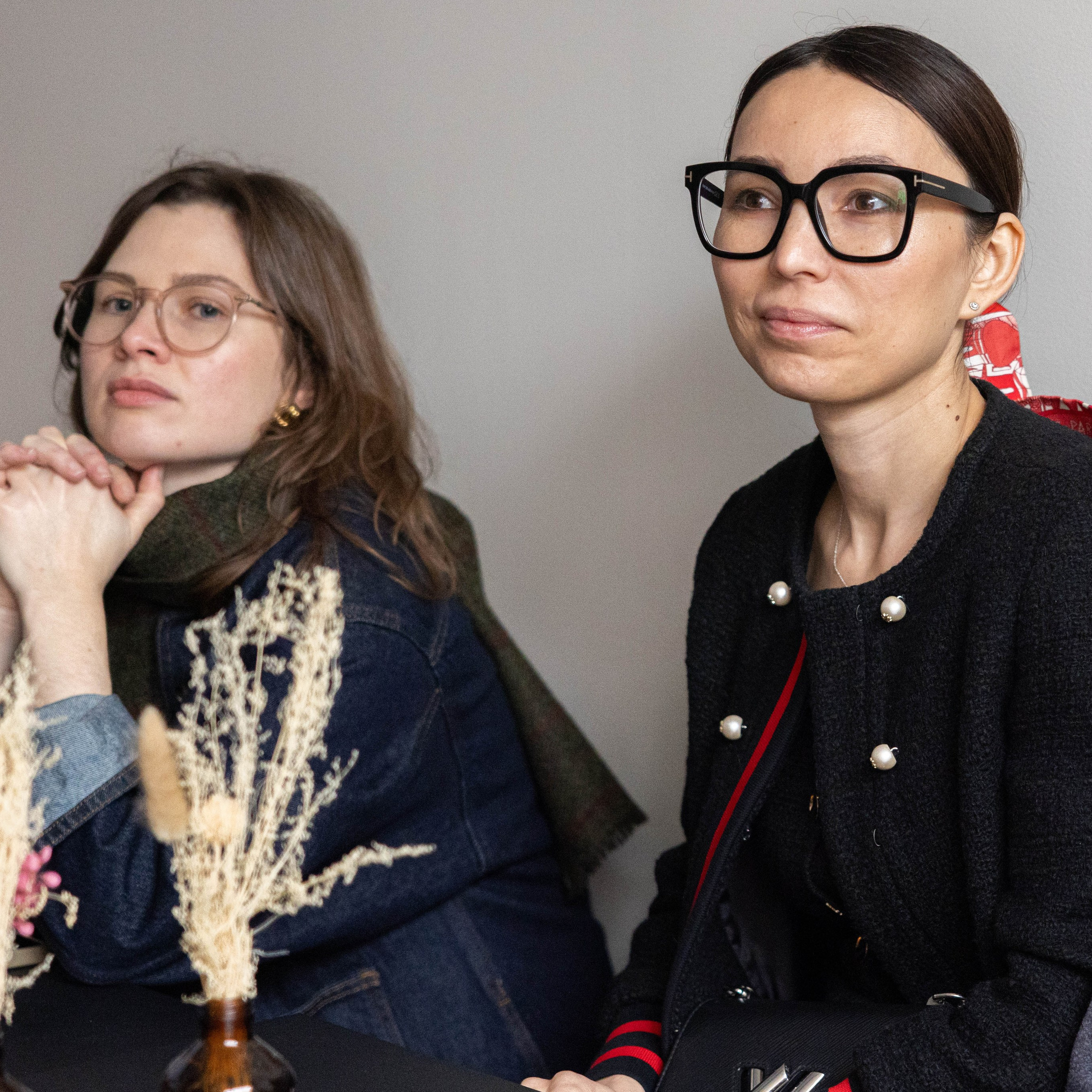 Une conférence sur le surréalisme dans l’espace Lampe. Photographe à Paris