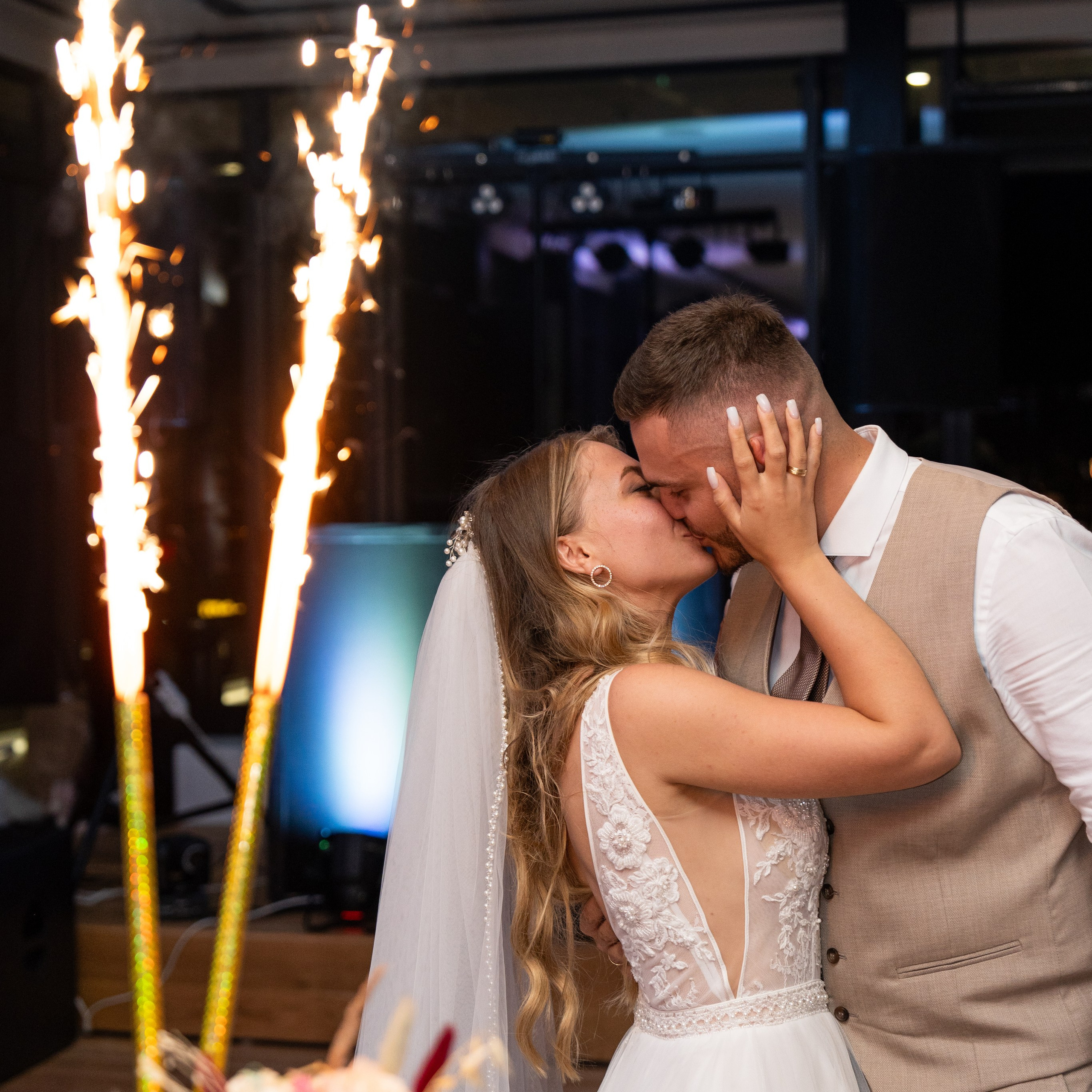 Realne opinie par o fotografii ślubnej SL Wedding Photo. SL Wedding Photo: ponadczasowa fotografia ślubna | Wrocław & Europa