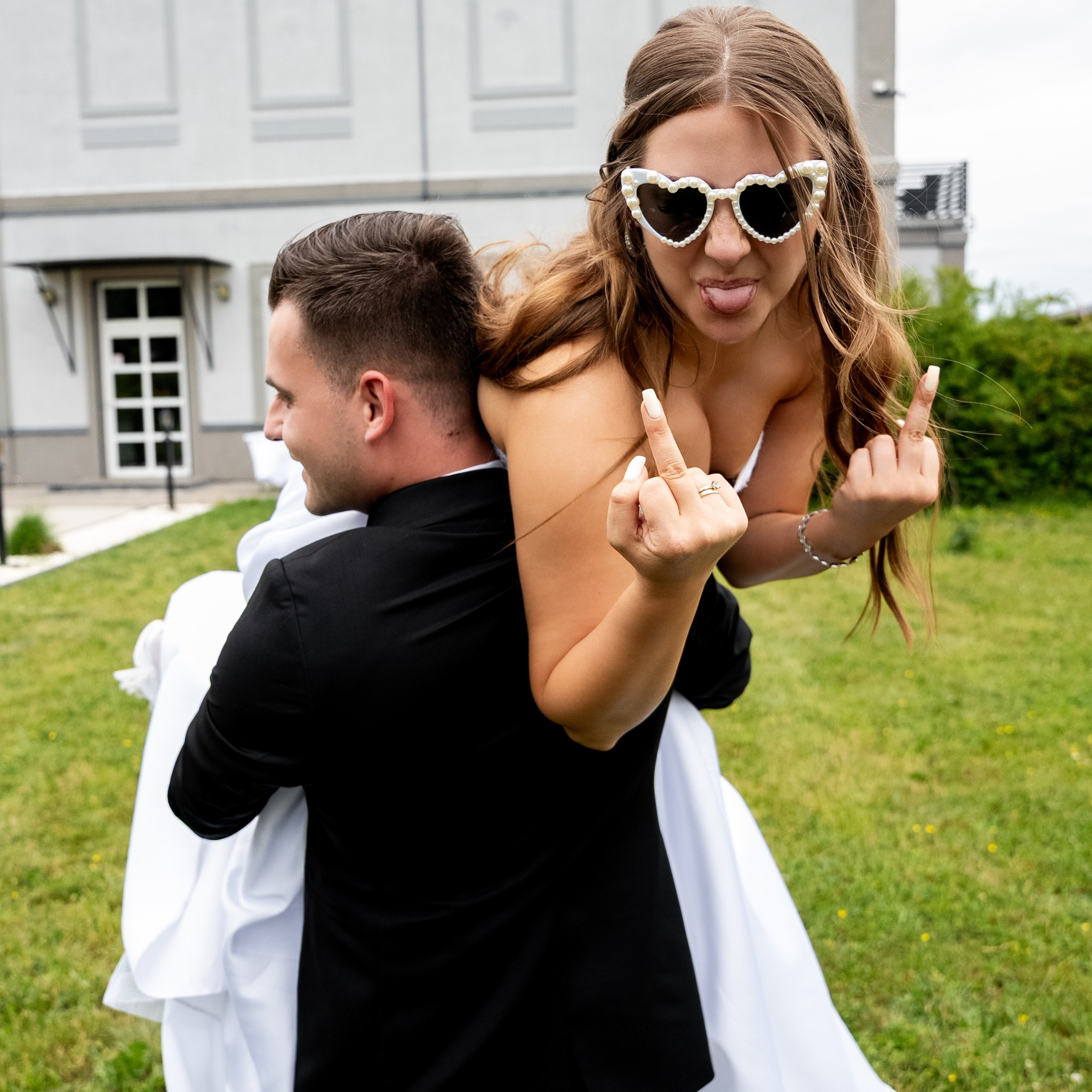 Realne opinie par o fotografii ślubnej SL Wedding Photo. SL Wedding Photo: ponadczasowa fotografia ślubna | Wrocław & Europa