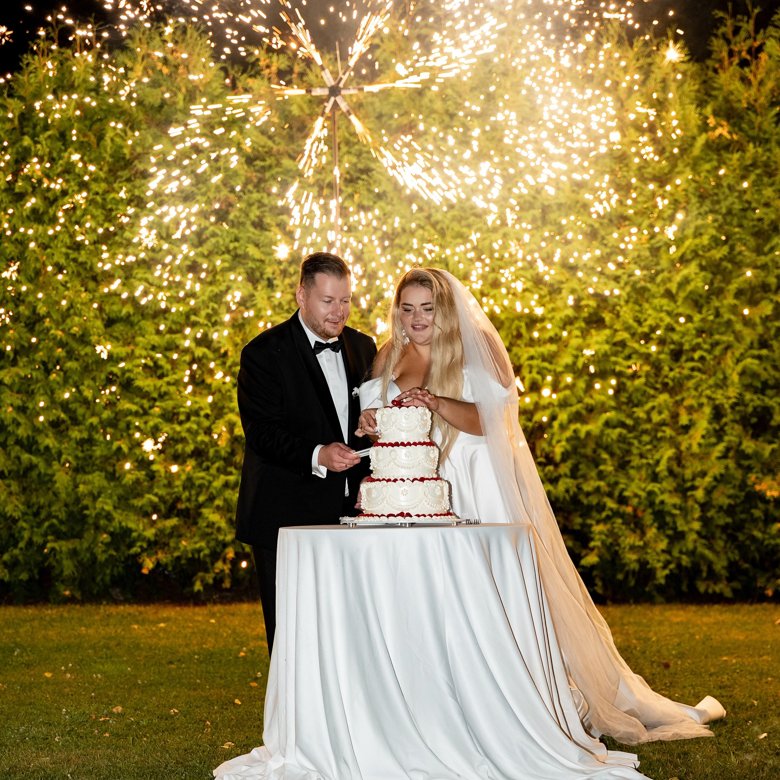 Realne opinie par o fotografii ślubnej SL Wedding Photo. SL Wedding Photo: ponadczasowa fotografia ślubna | Wrocław & Europa