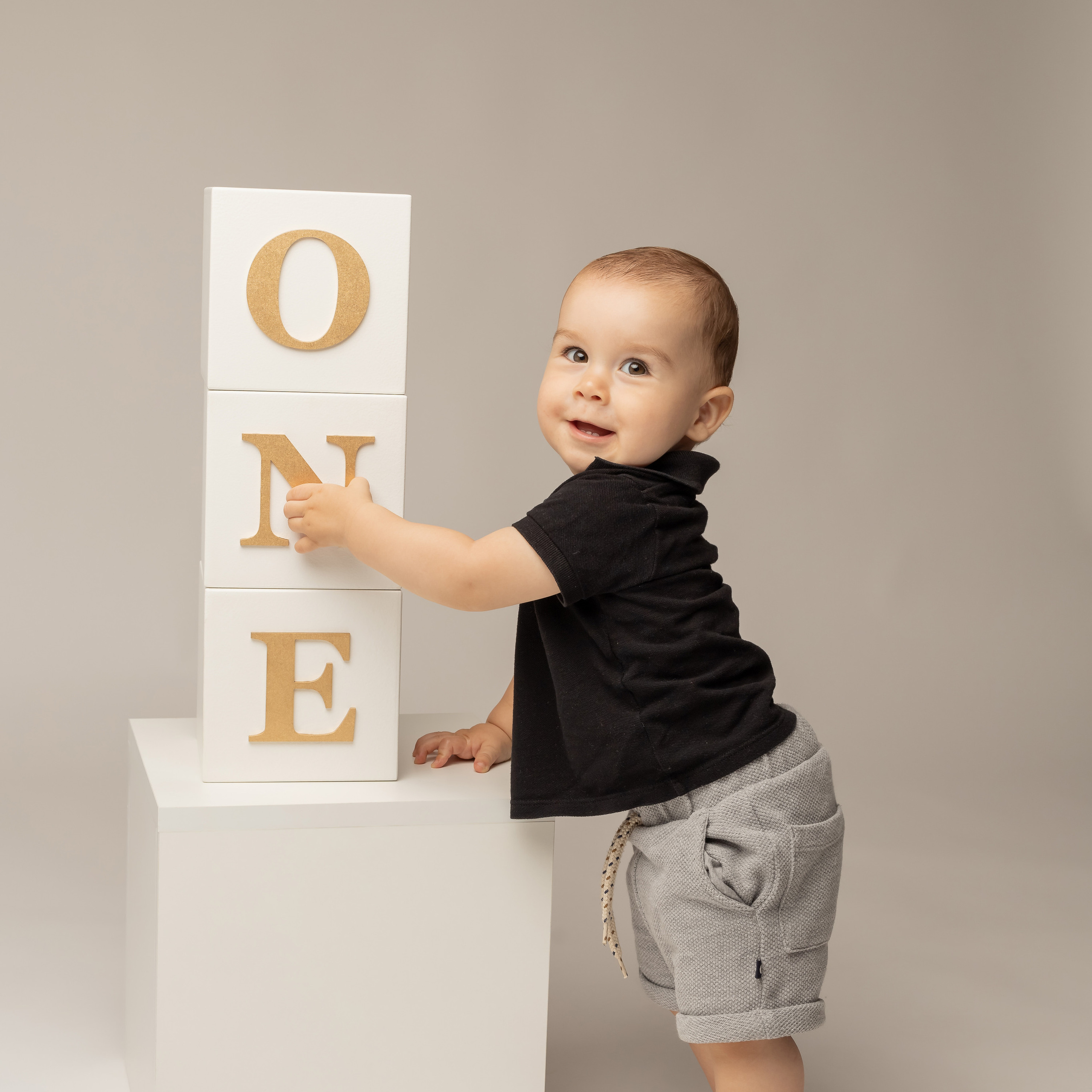 RECENZII. Fotograf de familie la Ungheni și Reggio-Emilia, Alessia Slivca