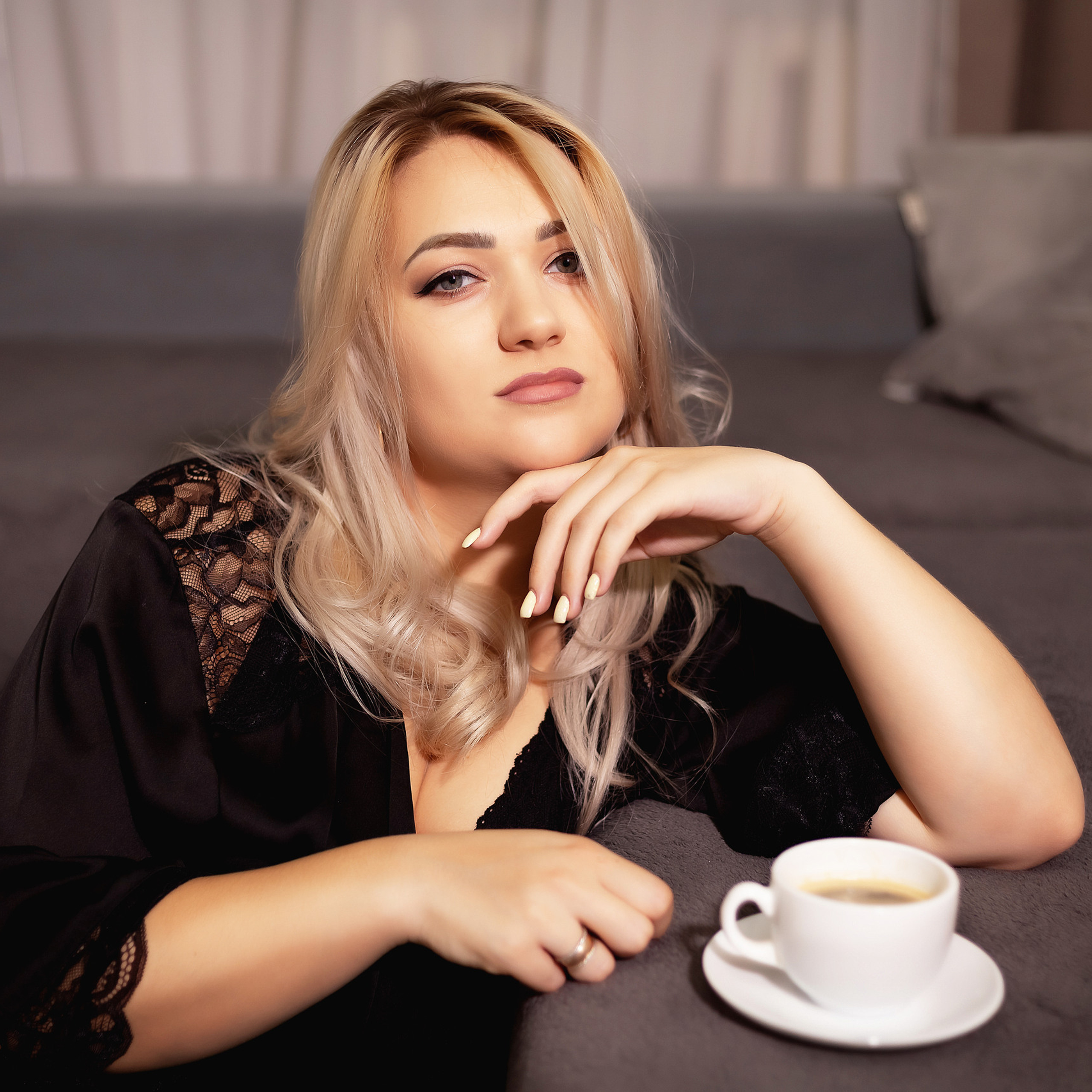 RECENZII. Fotograf de familie la Ungheni și Reggio-Emilia, Alessia Slivca