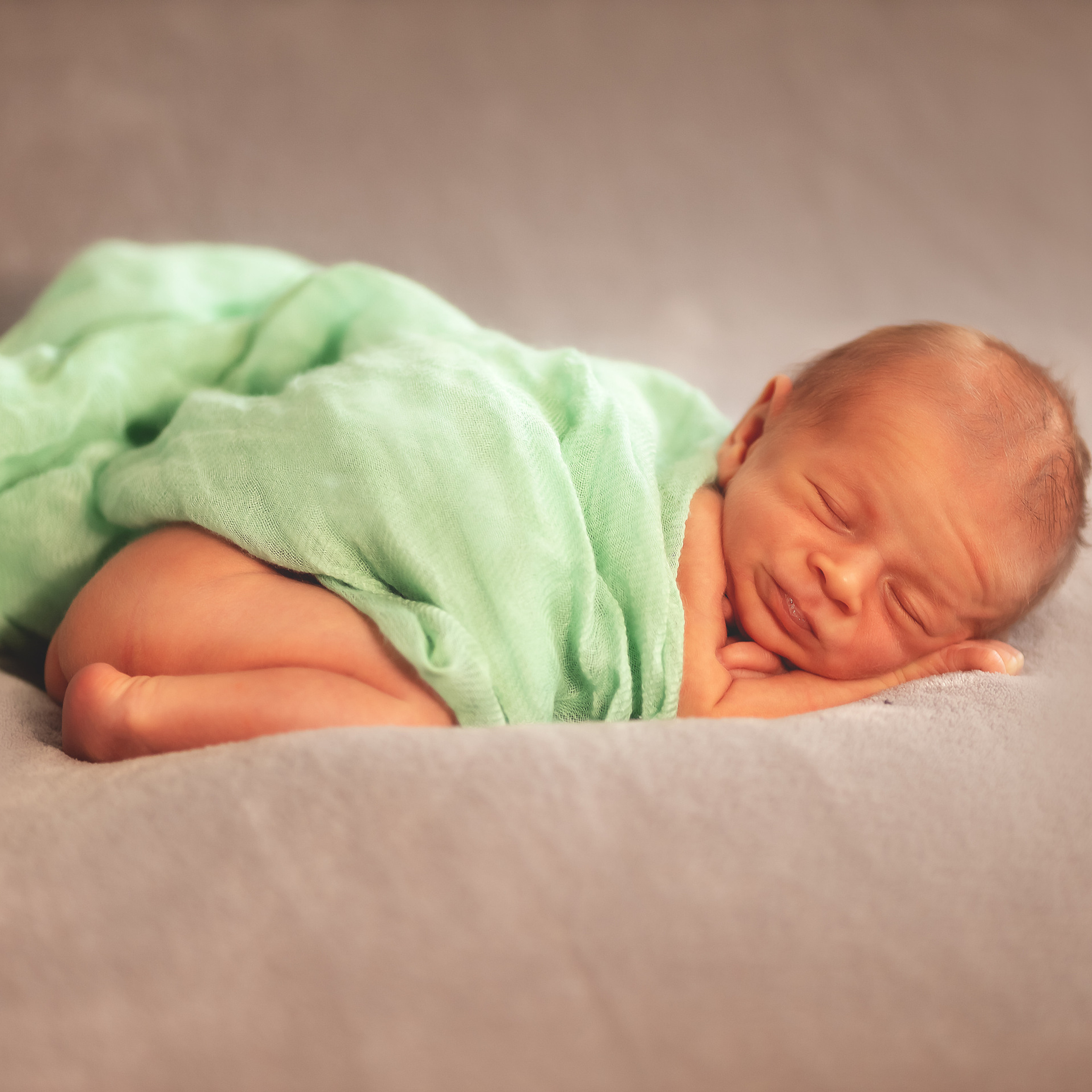 RECENZII. Fotograf de familie la Ungheni și Reggio-Emilia, Alessia Slivca