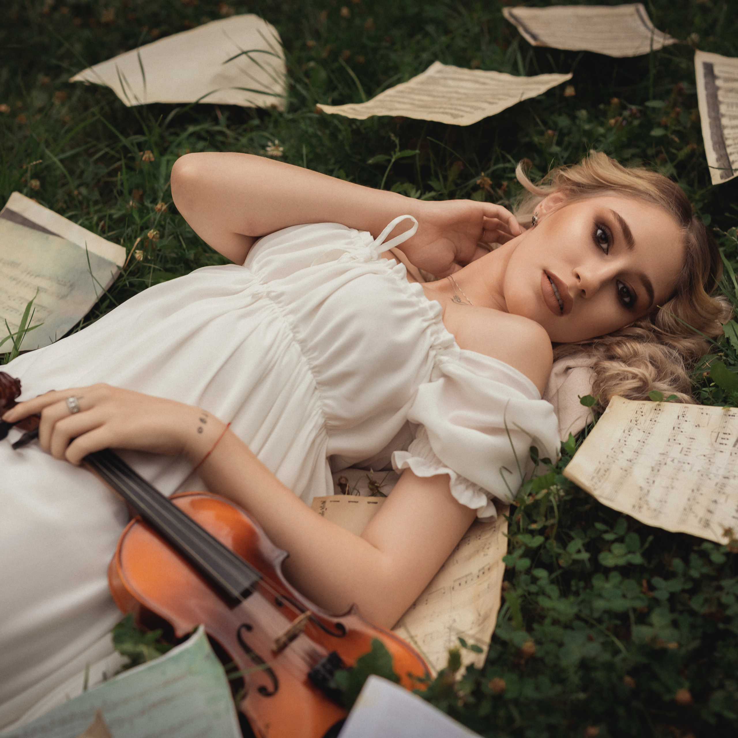 RECENZII. Fotograf de familie la Ungheni și Reggio-Emilia, Alessia Slivca