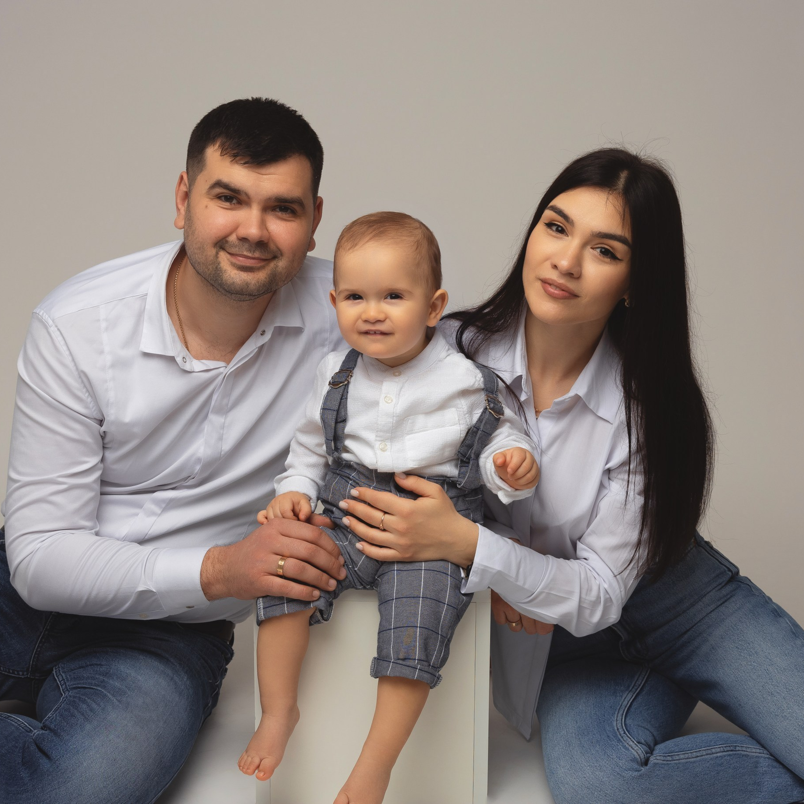 RECENZII. Fotograf de familie la Ungheni și Reggio-Emilia, Alessia Slivca