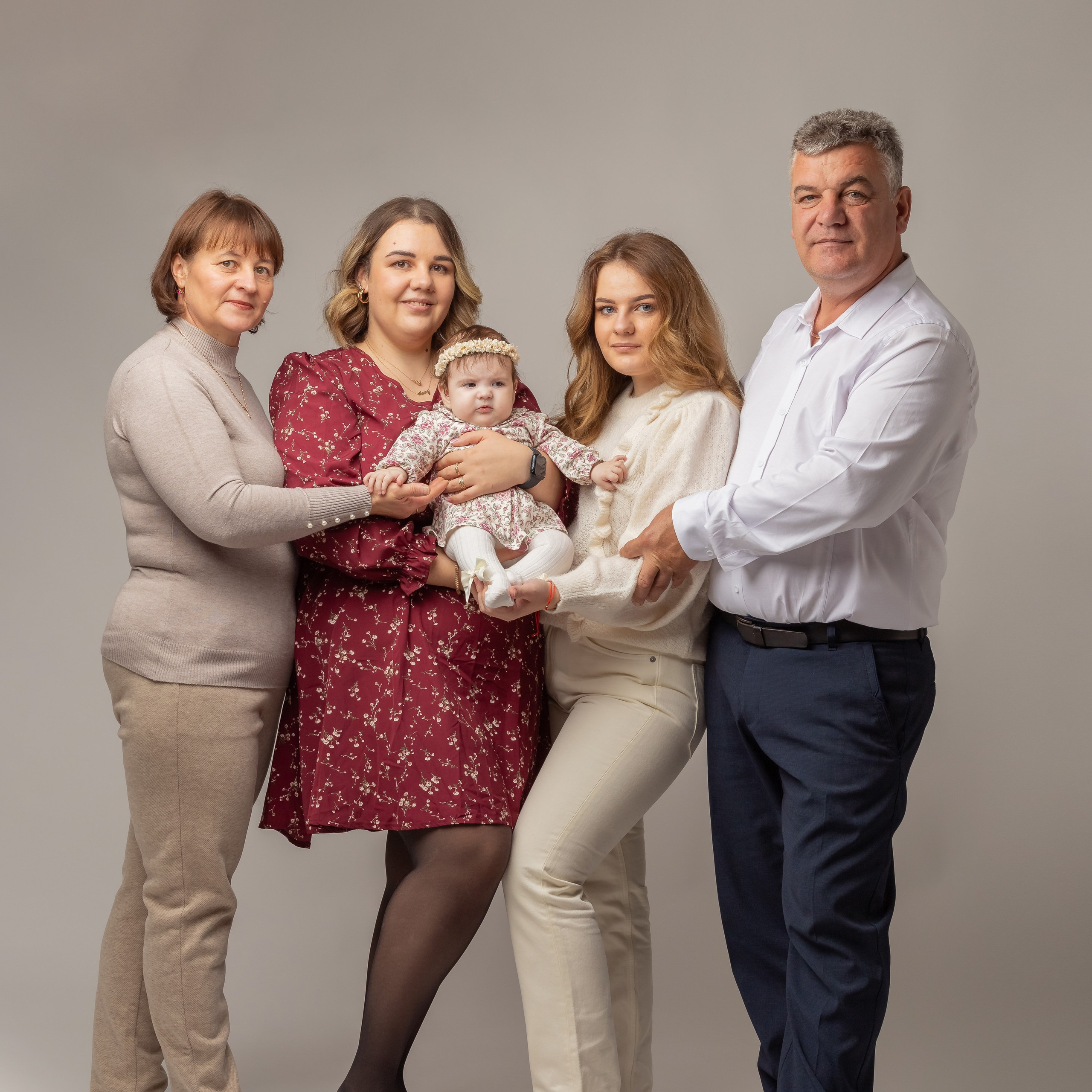 RECENZII. Fotograf de familie la Ungheni și Reggio-Emilia, Alessia Slivca