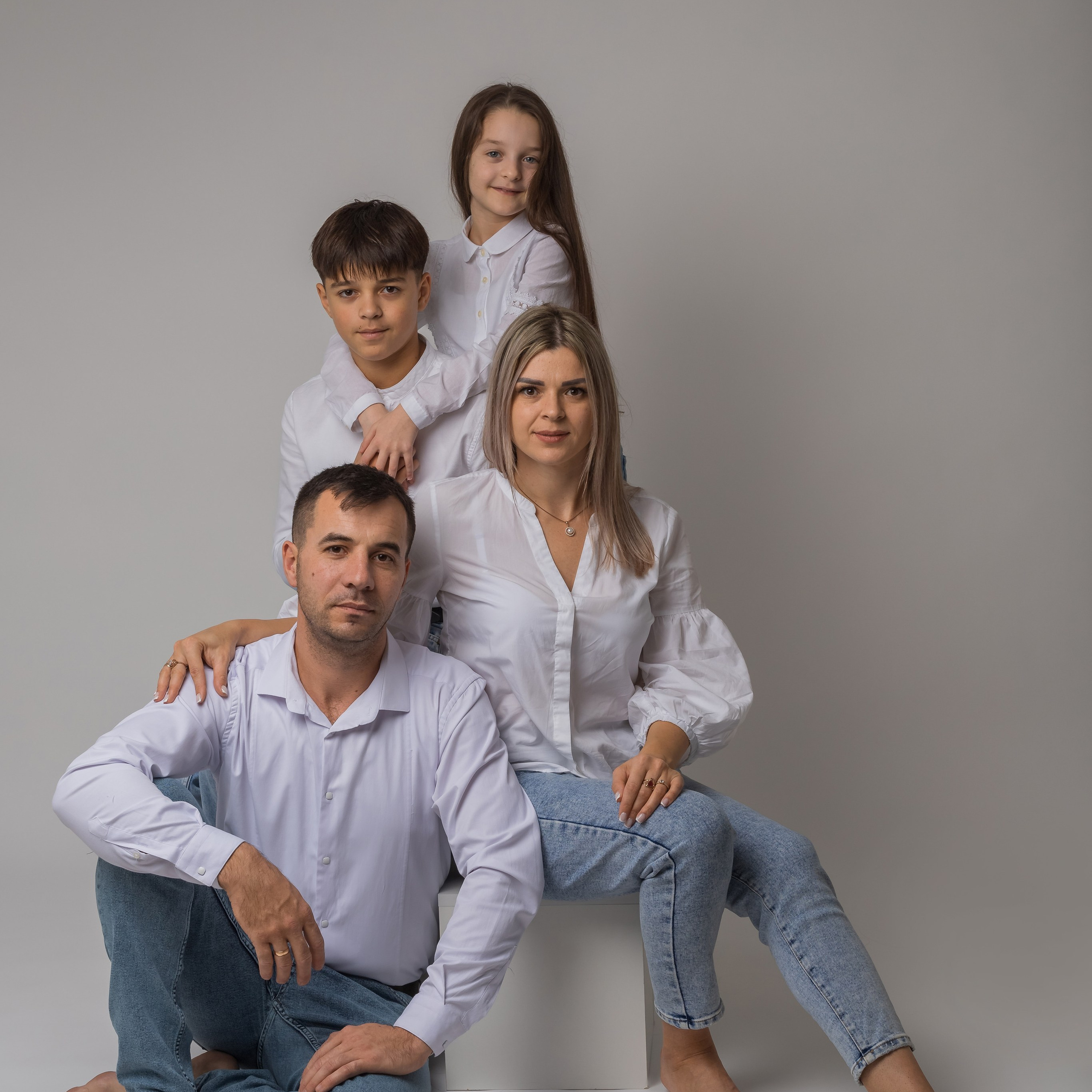 RECENZII. Fotograf de familie la Ungheni și Reggio-Emilia, Alessia Slivca