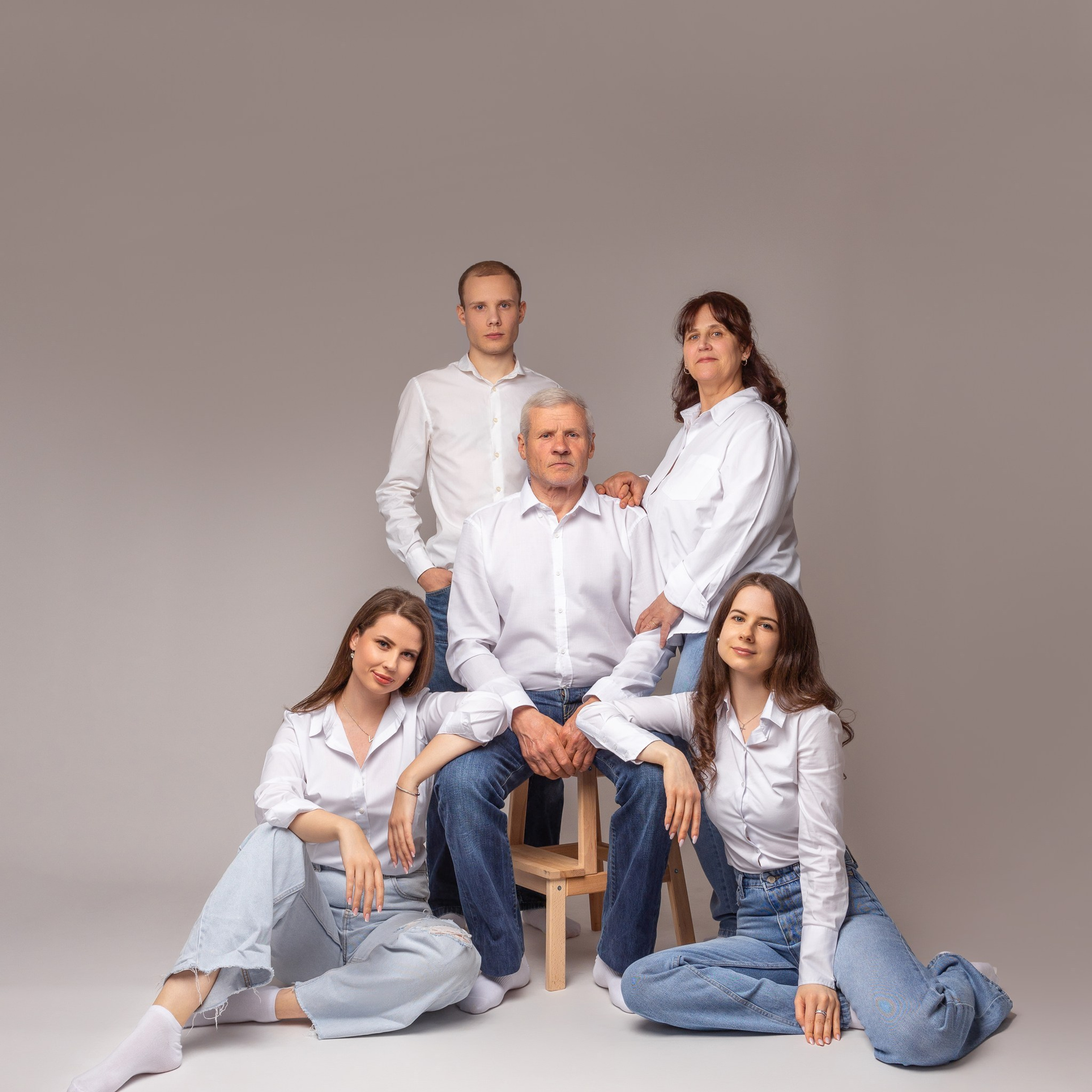 RECENZII. Fotograf de familie la Ungheni și Reggio-Emilia, Alessia Slivca