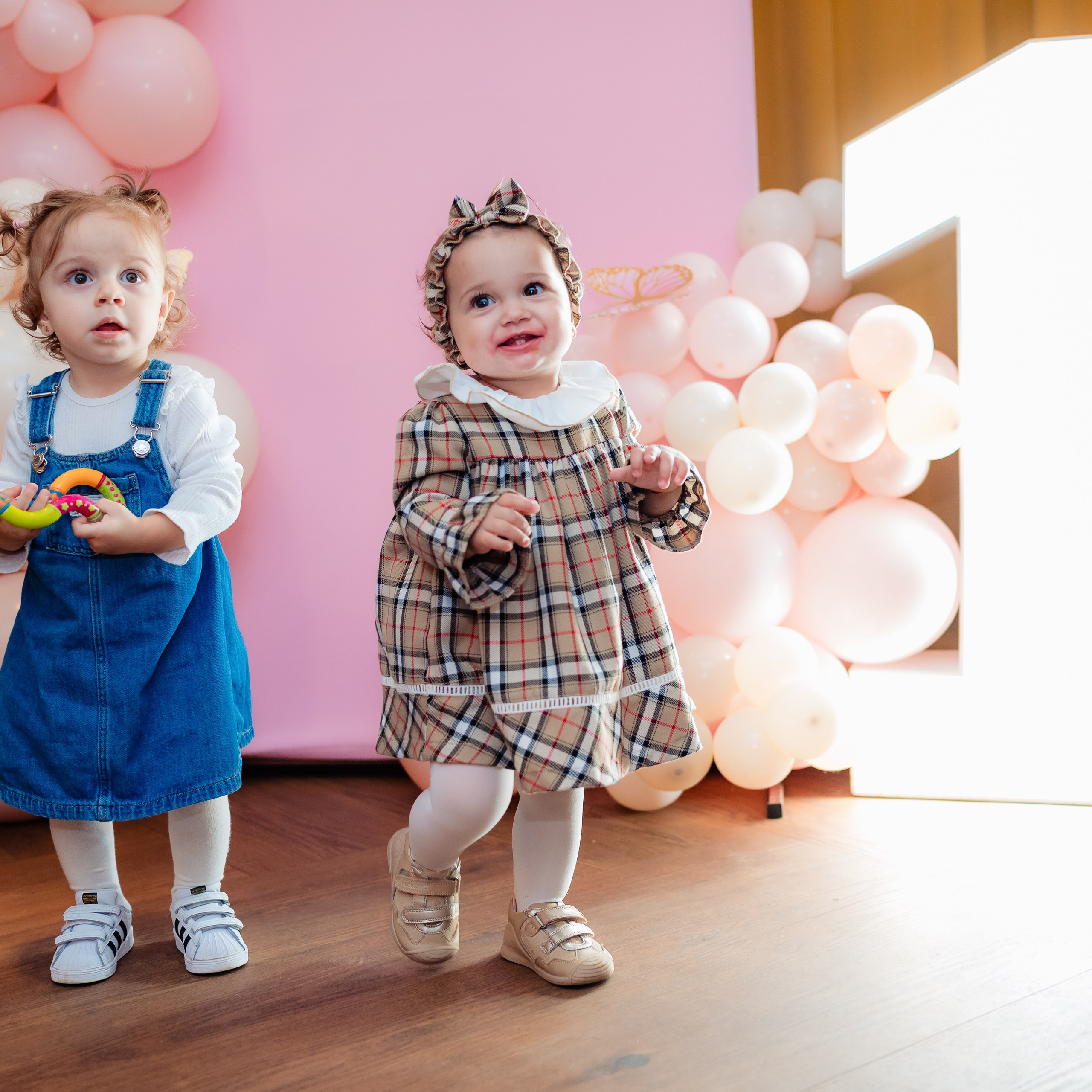 Review-uri. Andrei Voicu Fotograf. Povești nescrise, surprinse atent