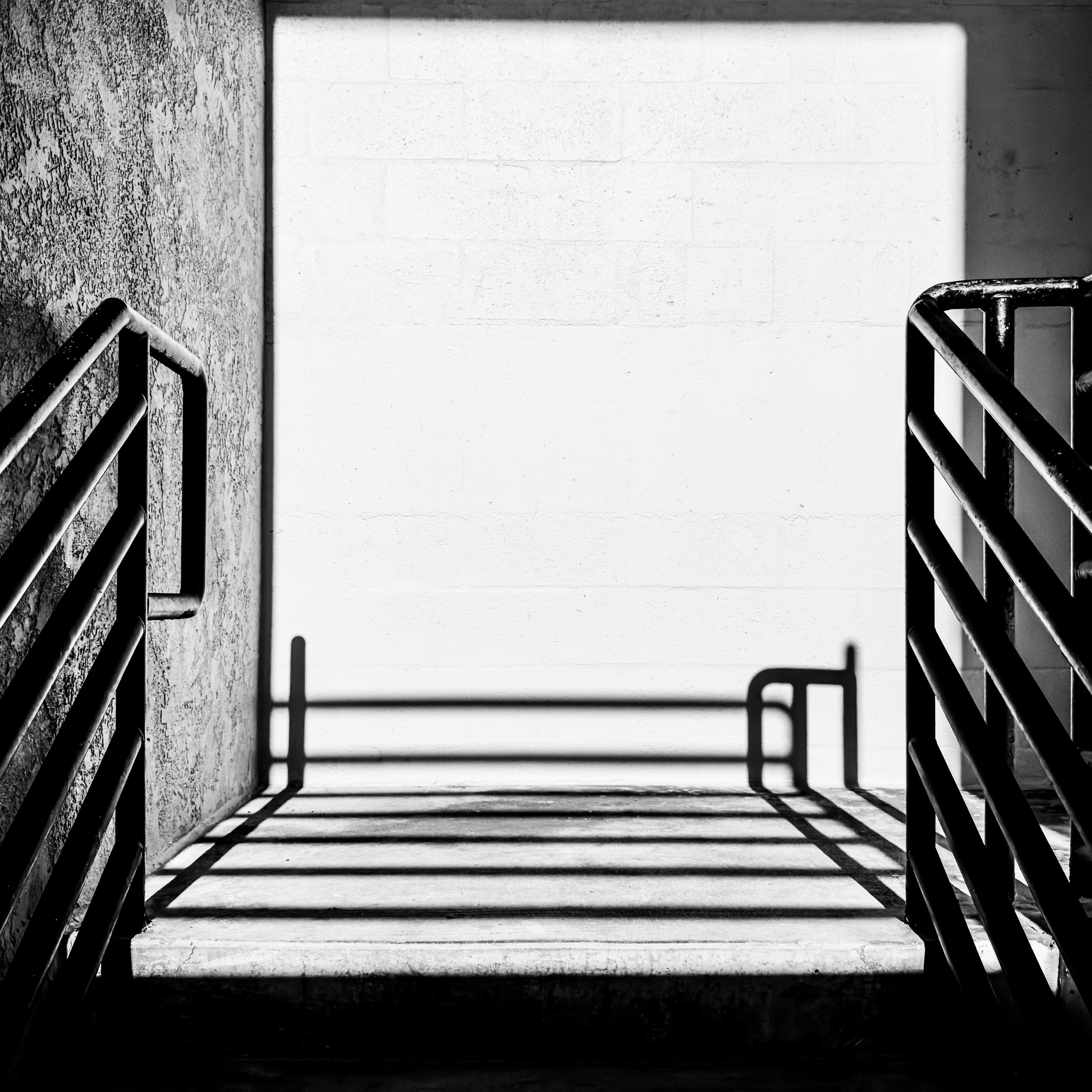 LOOKING AGAIN. Julia Kantor | Architecture & Abstract Photographer