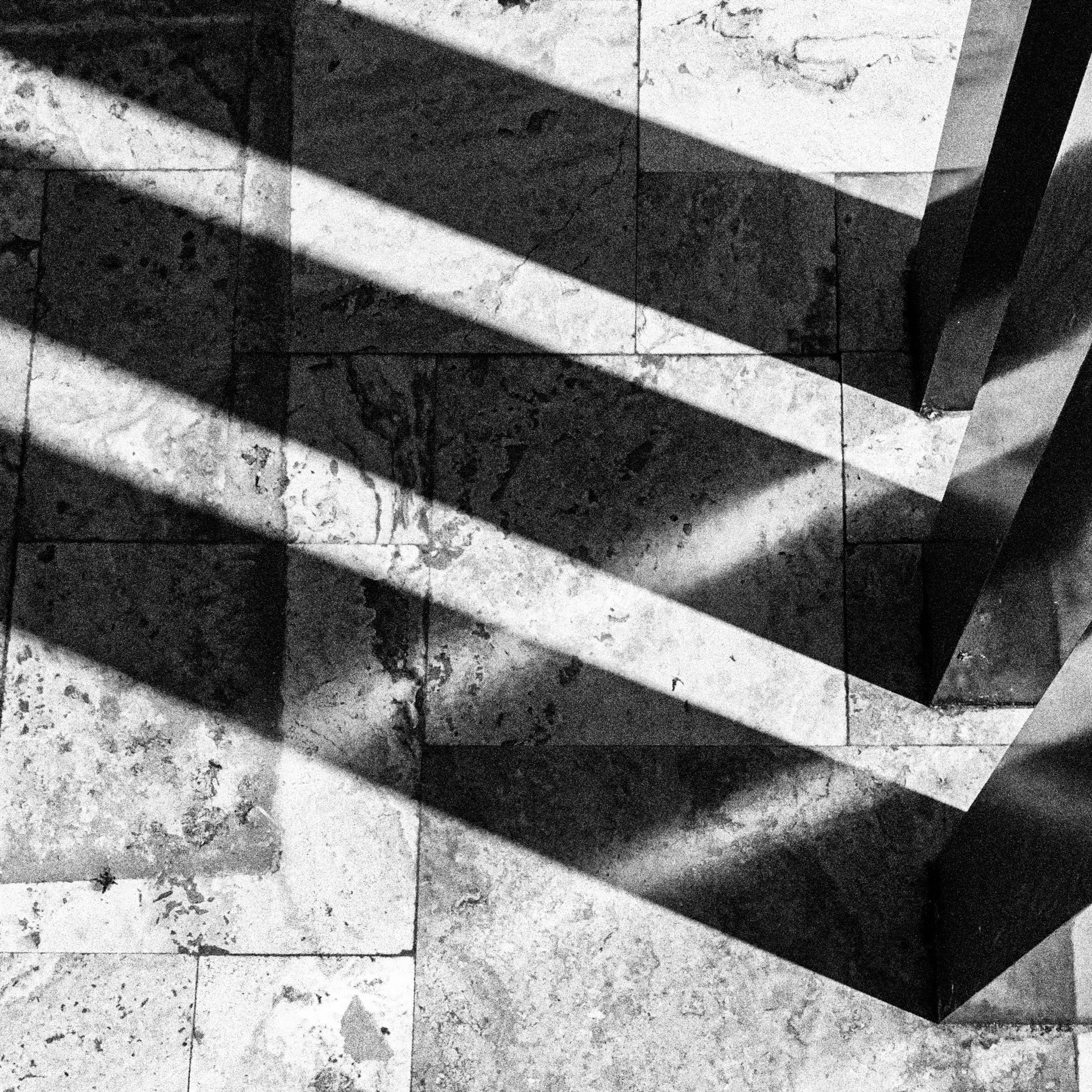 LOOKING AGAIN. Julia Kantor | Architecture & Abstract Photographer