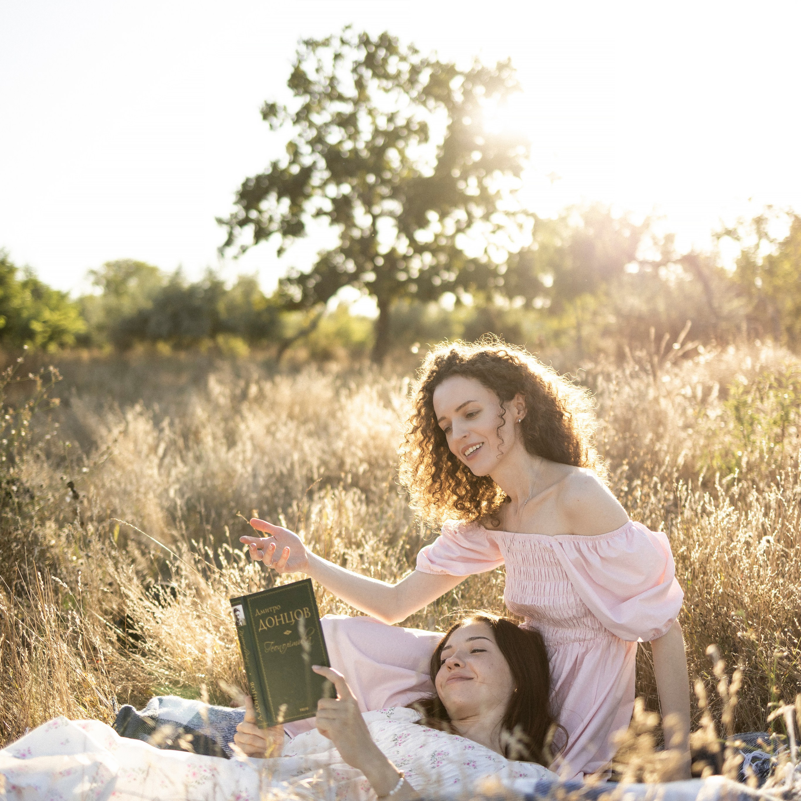 Oryna & Mariika
