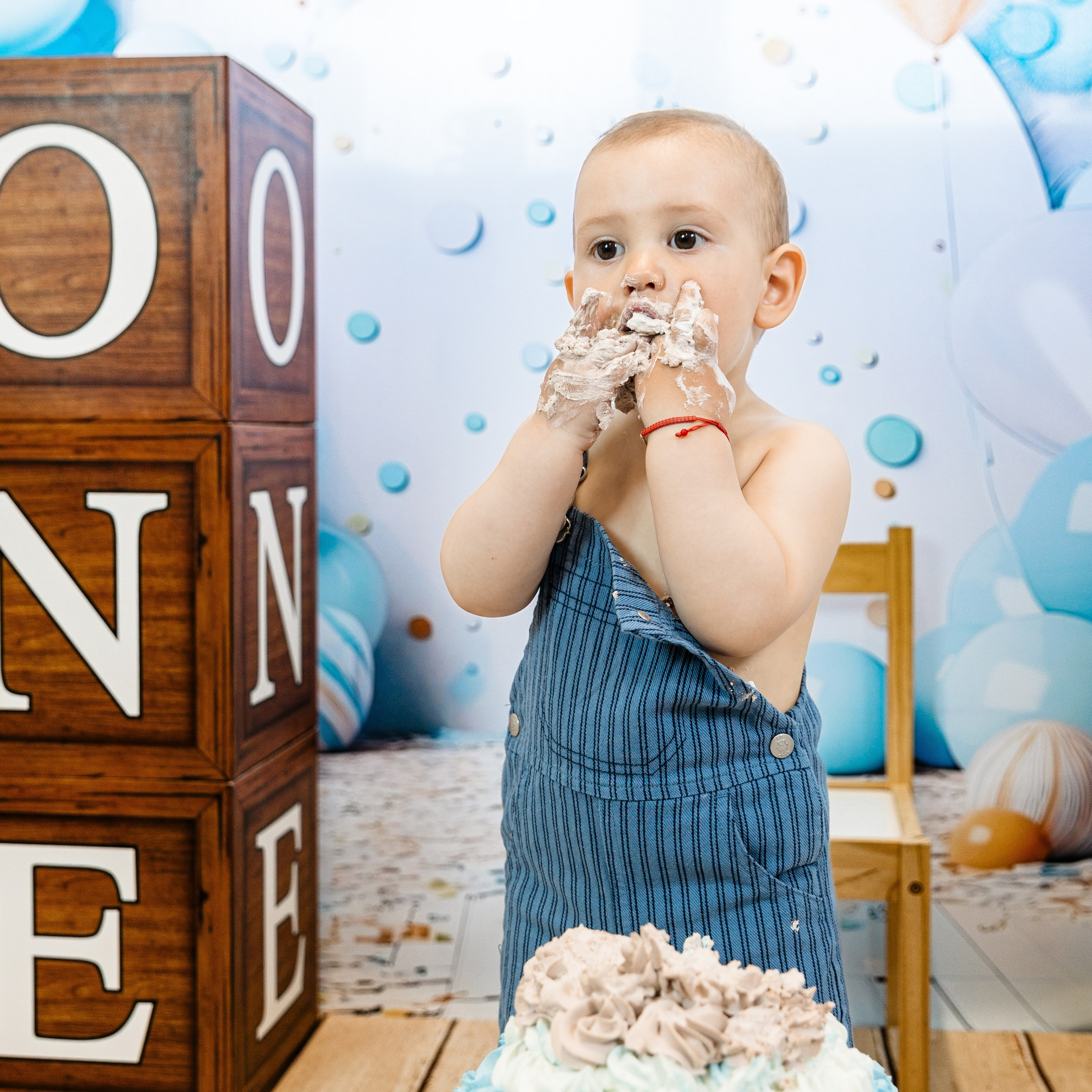 Smash the cake