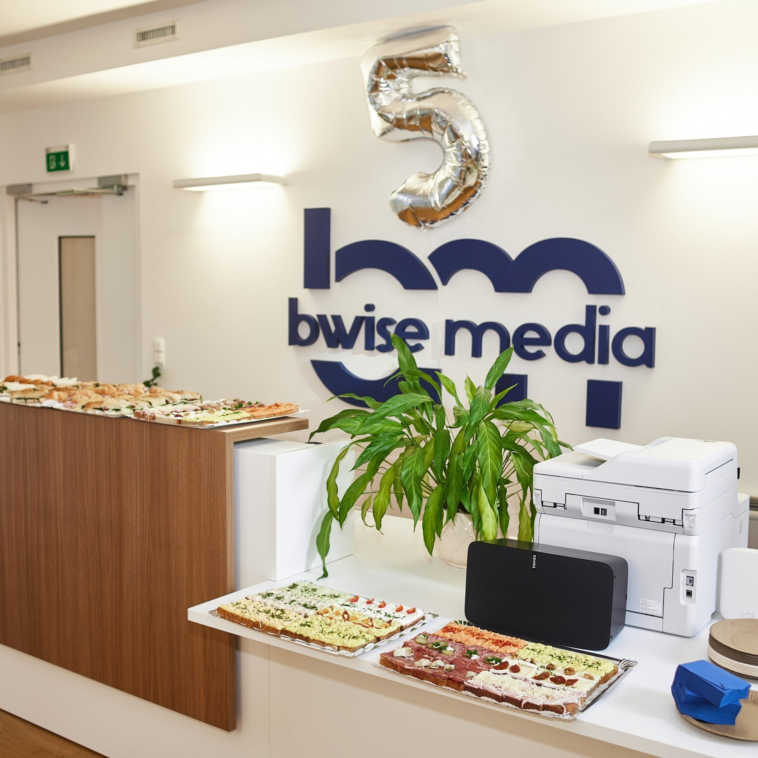 Feedback. Amazing photo session at a time convenient for you. Y