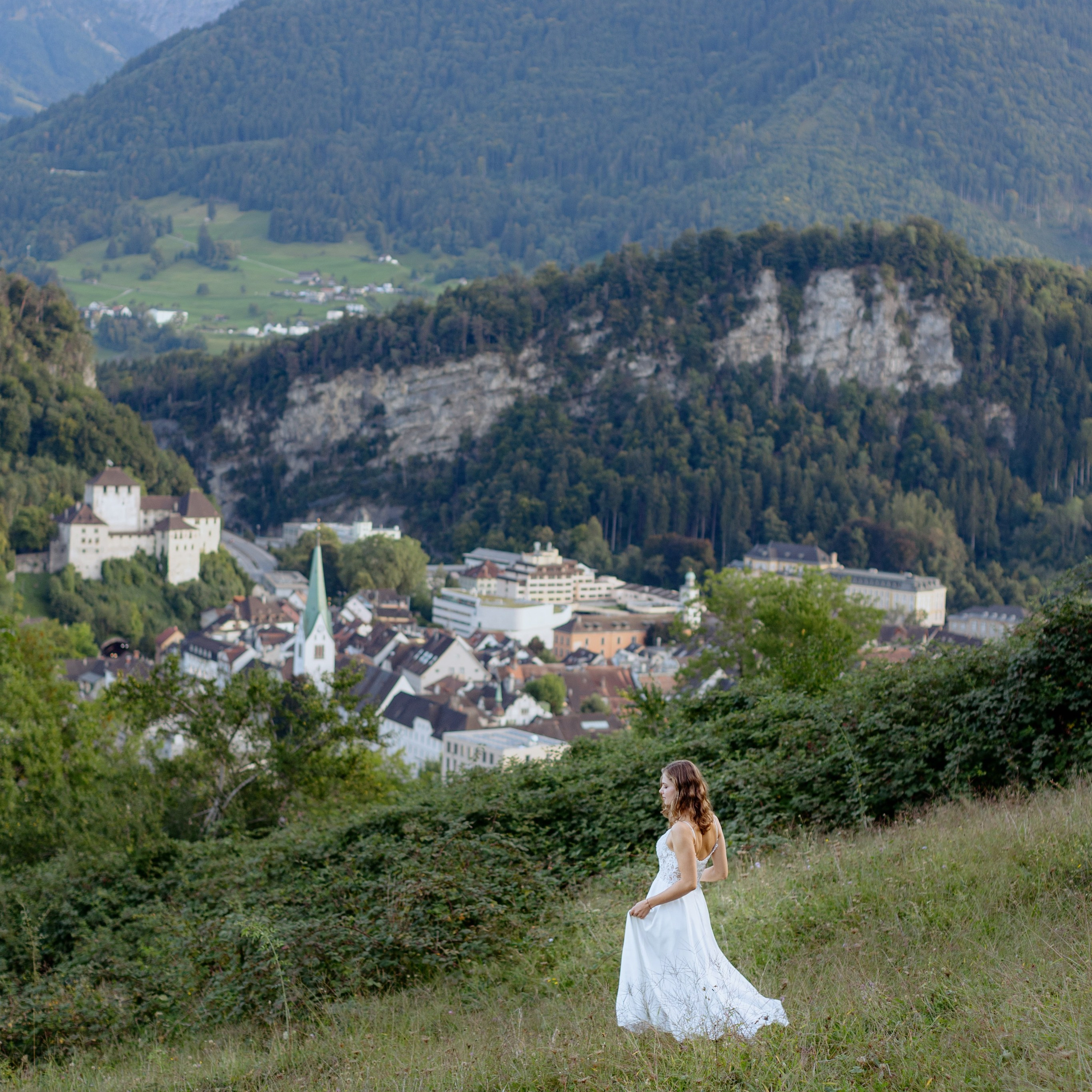 Feedback. Amazing photo session at a time convenient for you. Y