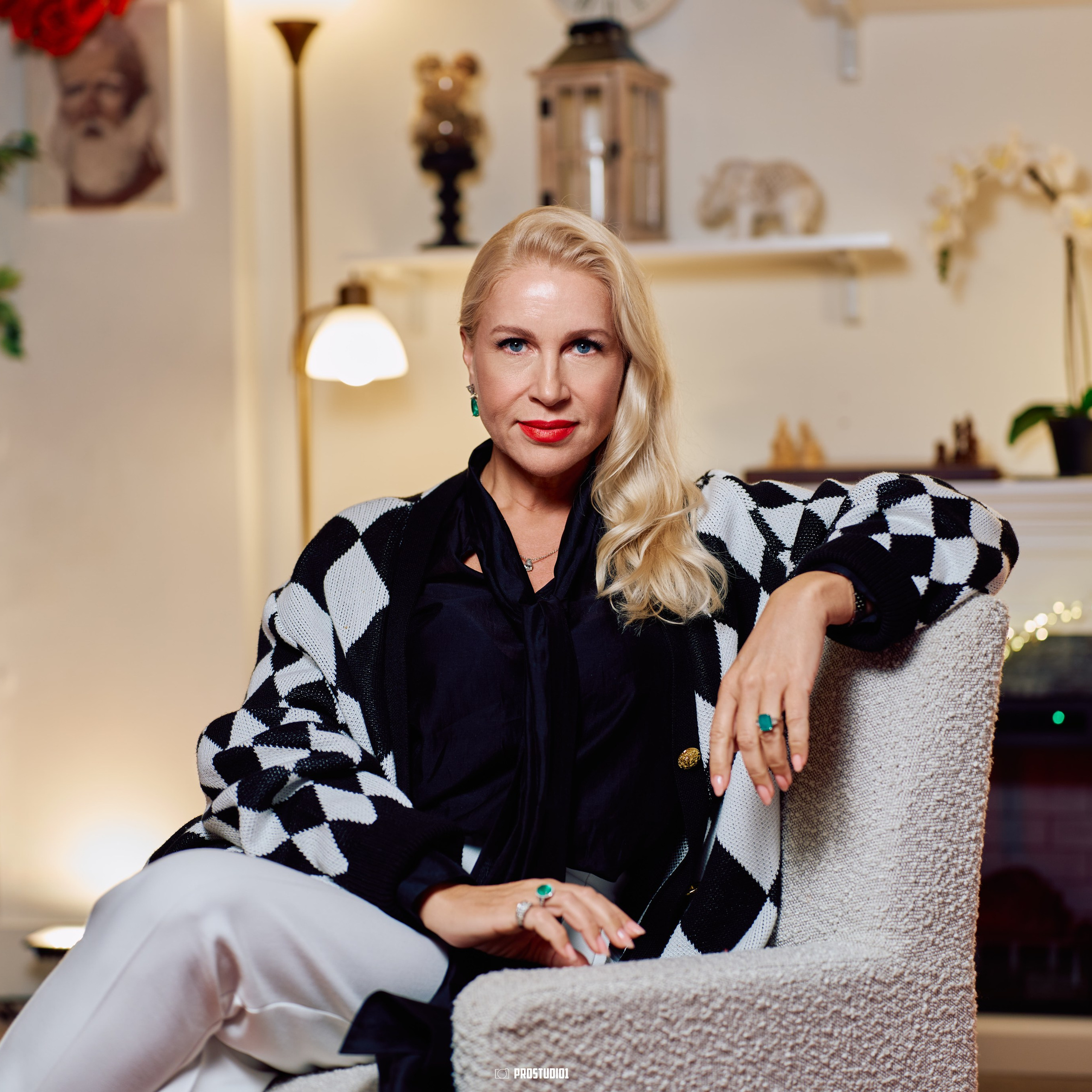 ZONE #3 — WHITE SET. Podcast & Photo Studio in Hollywood, FL | ProStudio1