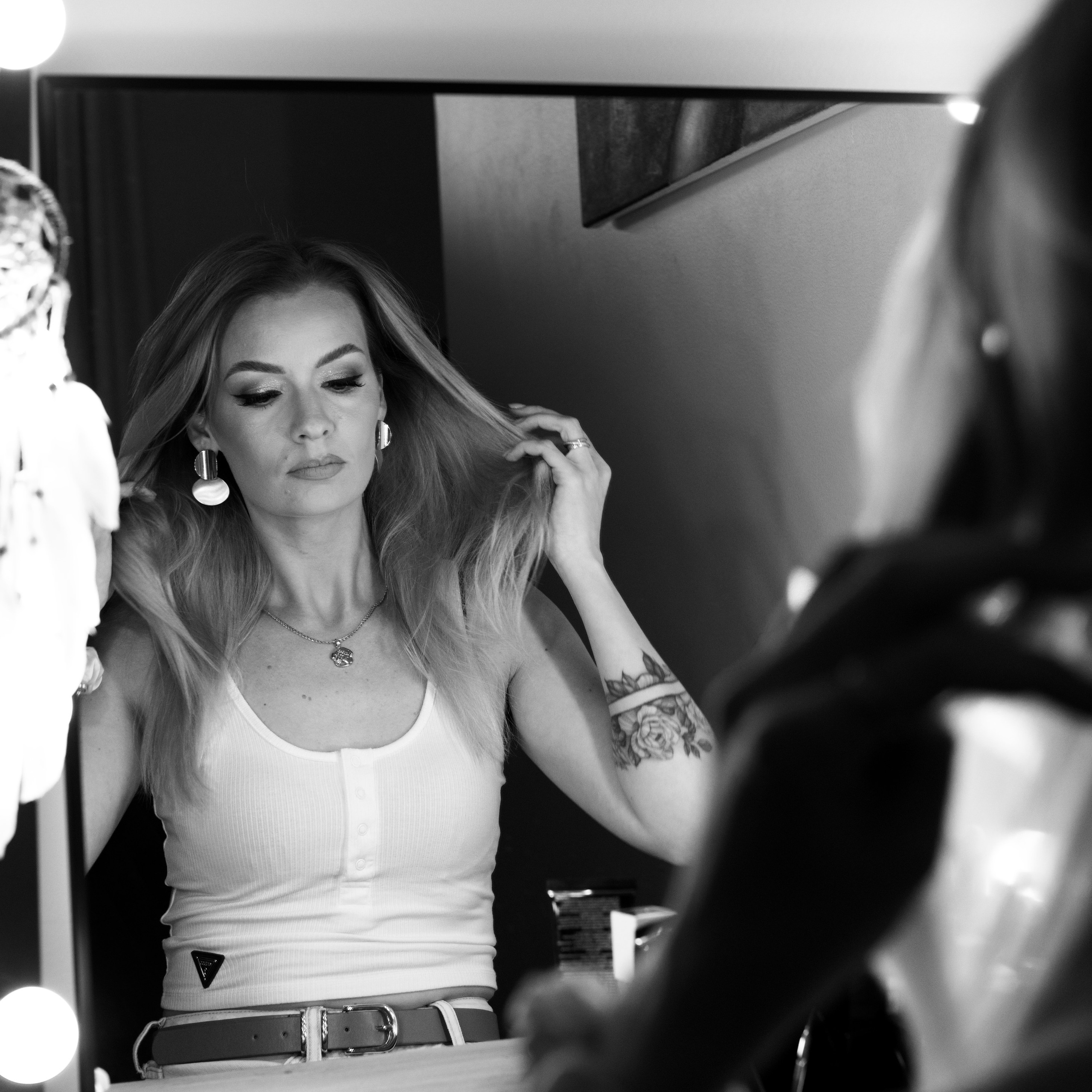 TAGASISIDE. Behind the Wedding – pulmasisulooja ja pruudi assistent