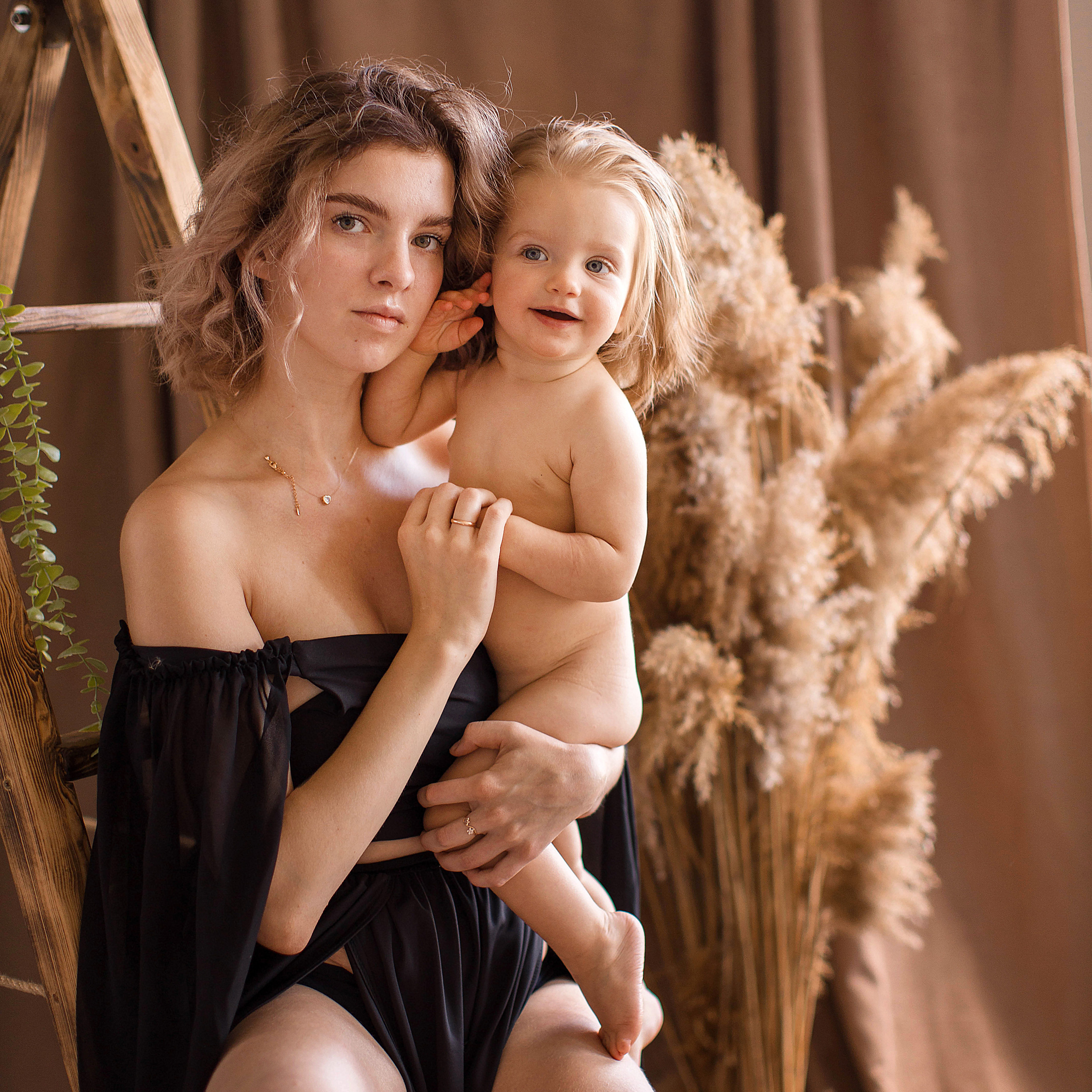 Opinii. Fotograf Moldova | Fotograf Chișinău | Fotograf de familie Chișinău |Fotograf Botez | Fotograf Însărcinate Moldova | Fotograf Neworn