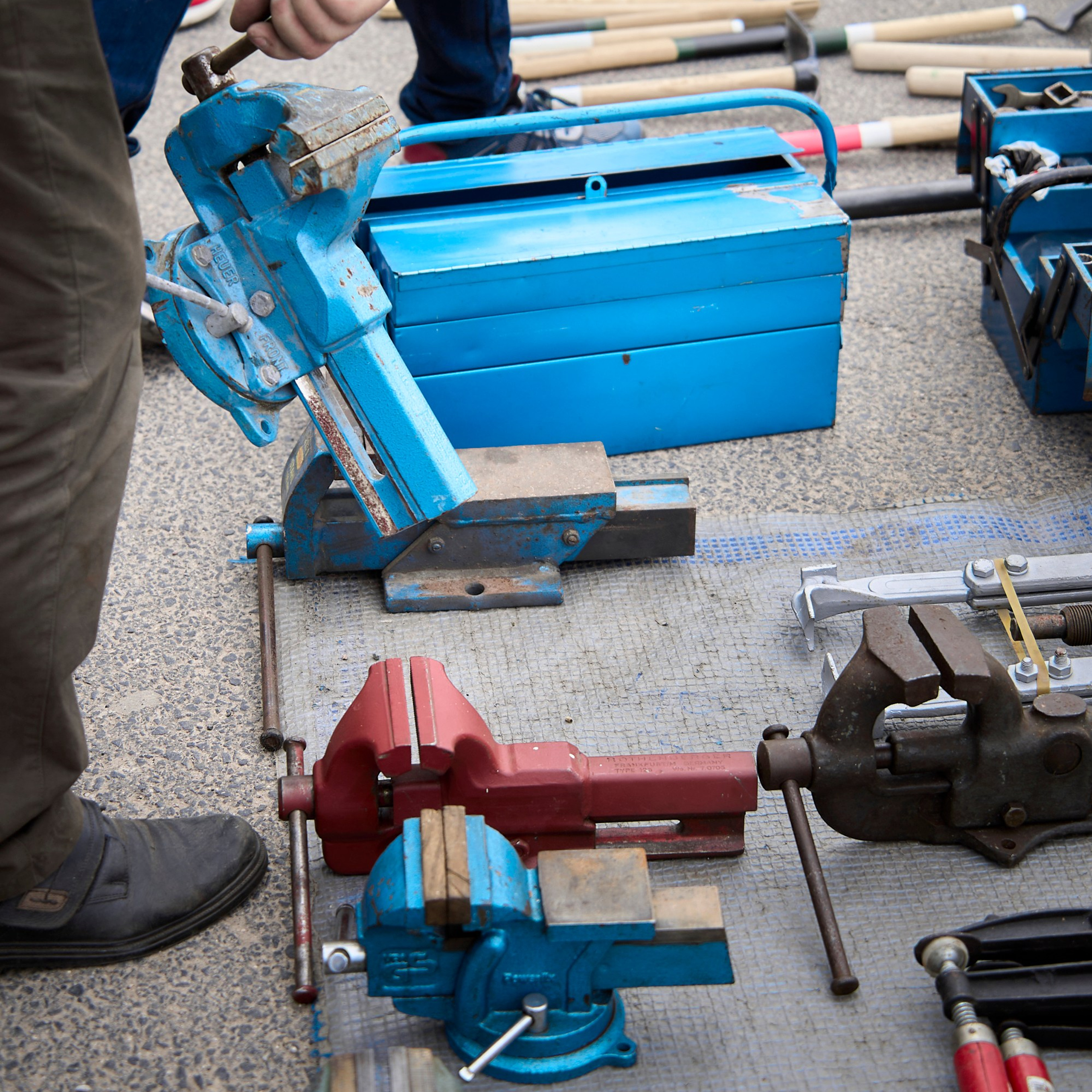 Flohmarkt-Fund (neu). Aleksandr Steinbrenner | Streetfotografie
