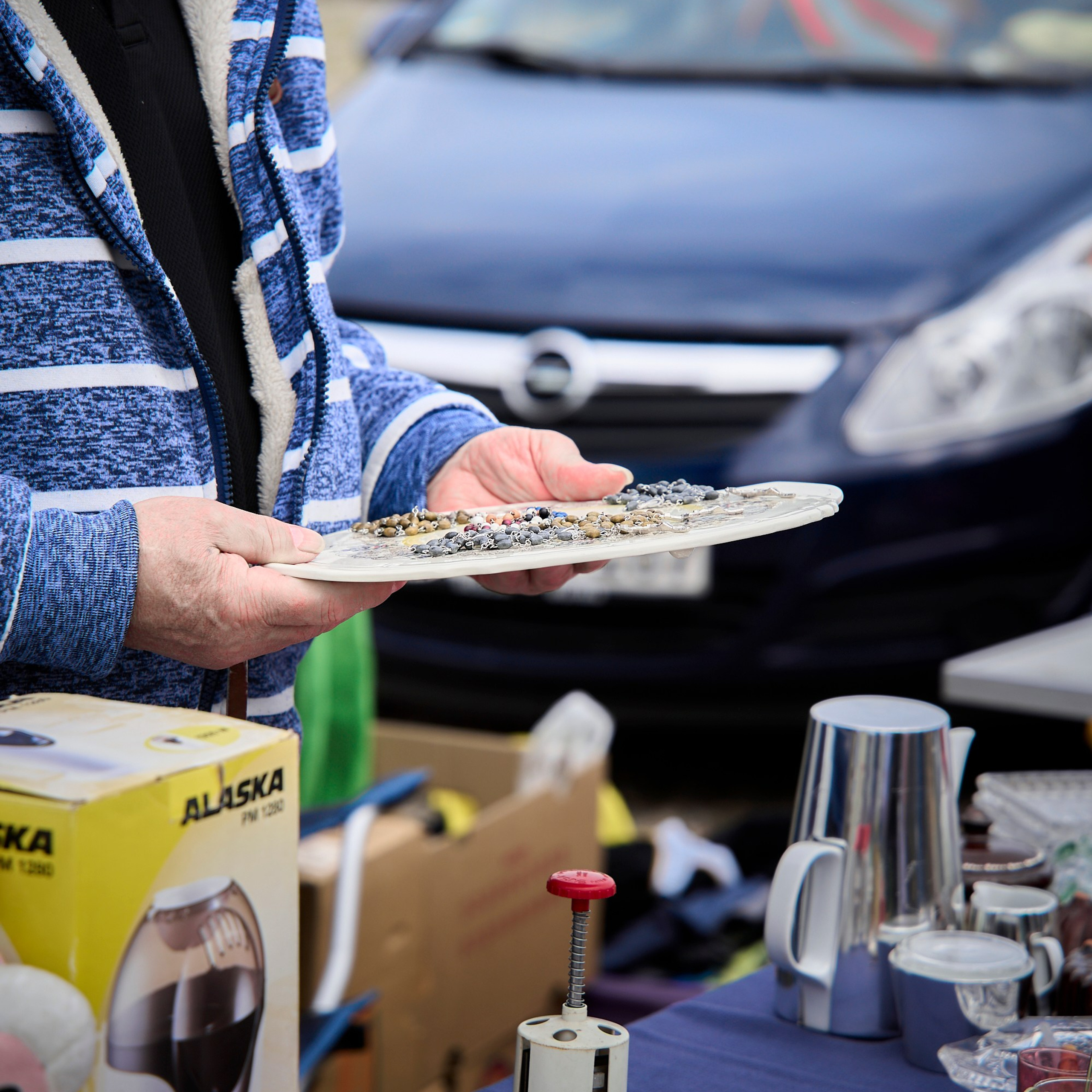 Flohmarkt-Fund (neu). Aleksandr Steinbrenner | Streetfotografie
