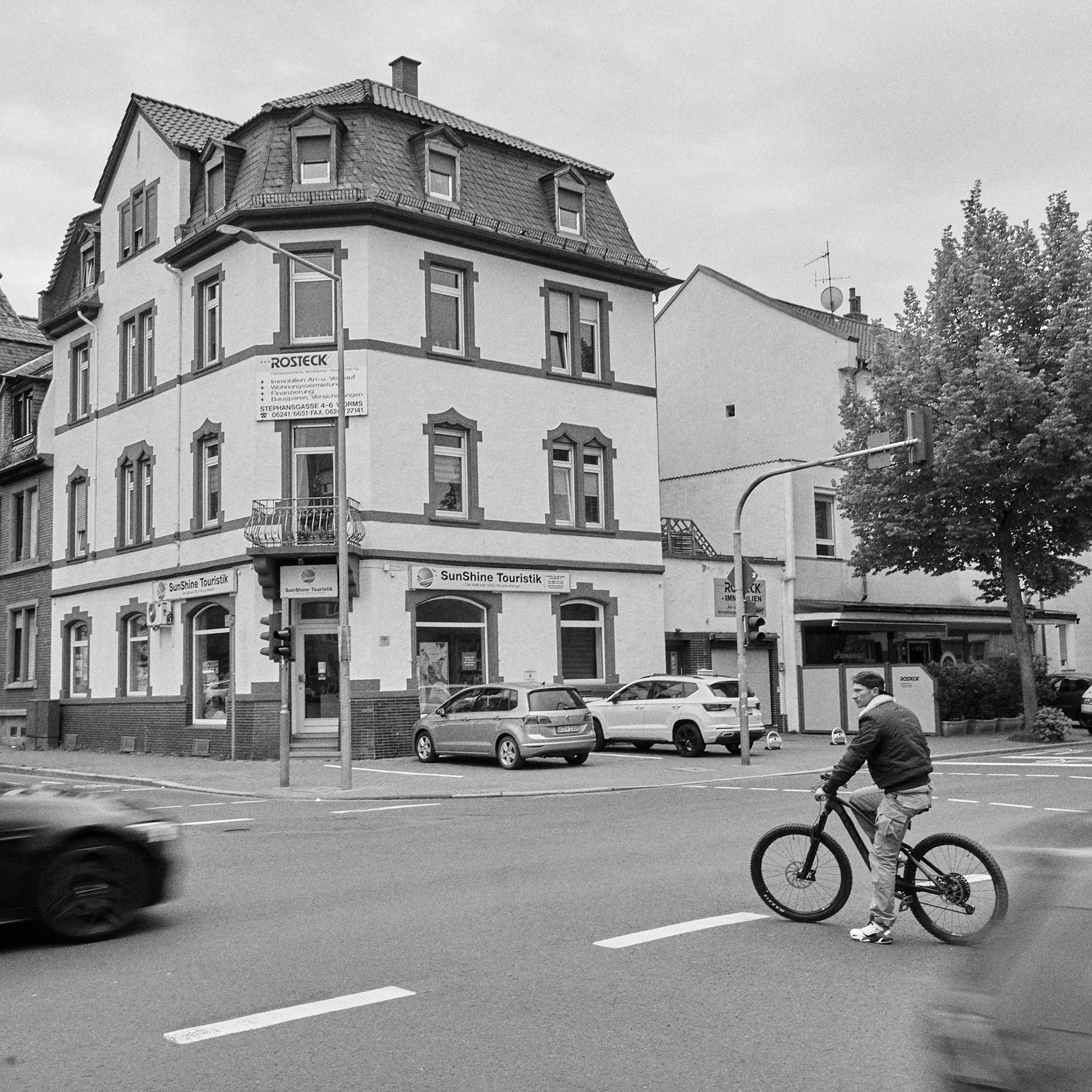 Worms (neu). Aleksandr Steinbrenner | Streetfotografie