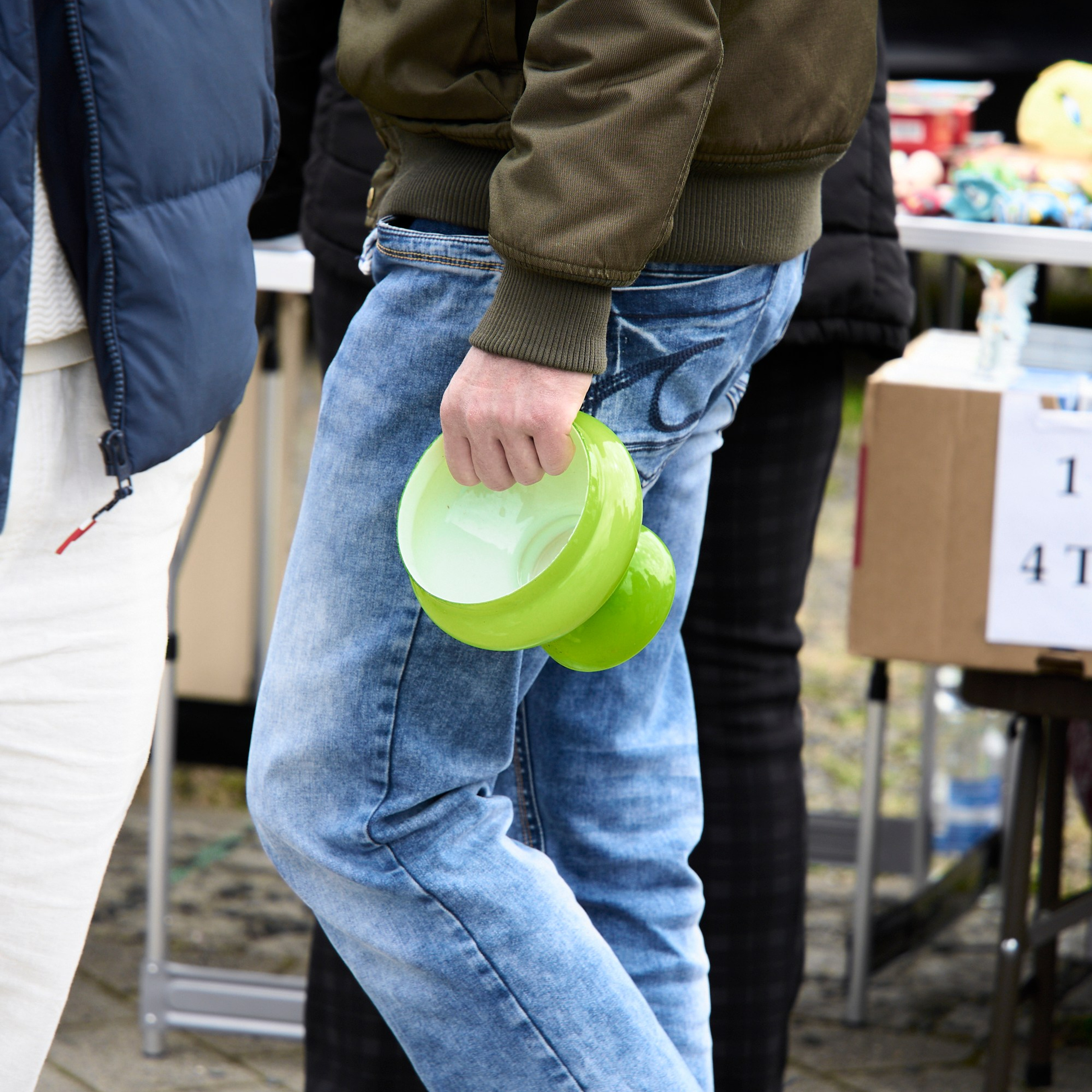 Flohmarkt-Fund (neu). Aleksandr Steinbrenner | Streetfotografie