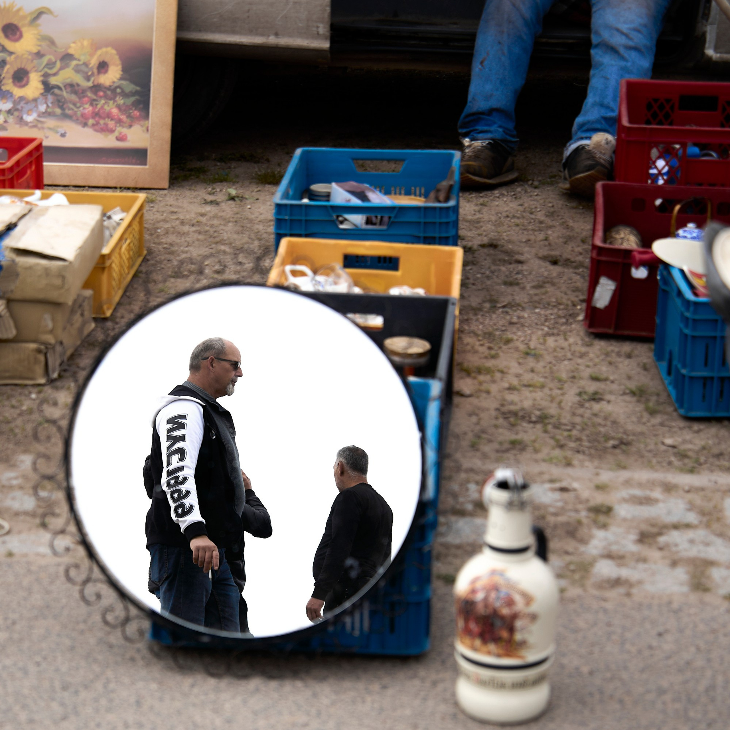 Flohmarkt-Fund (neu). Aleksandr Steinbrenner | Streetfotografie