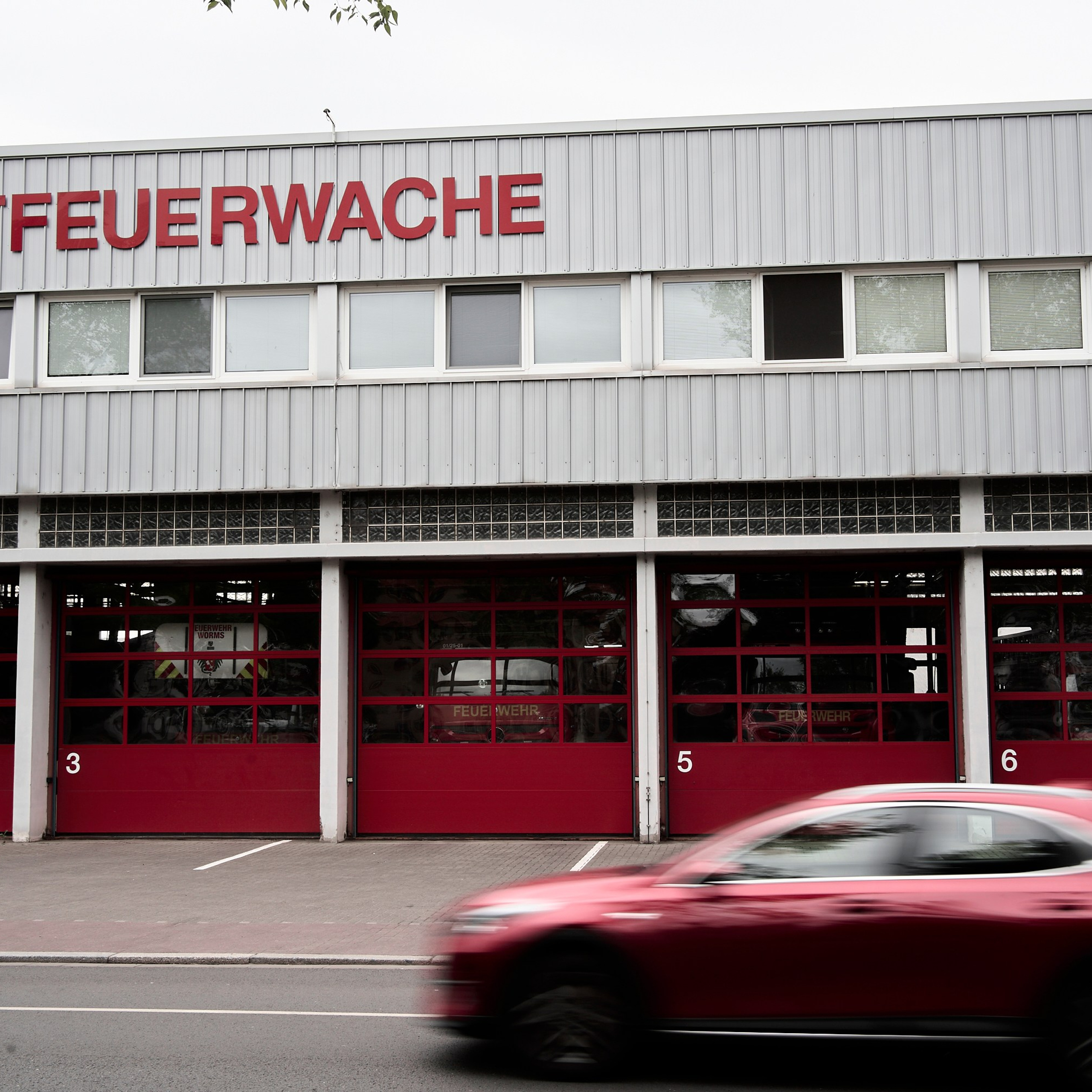 Worms (neu). Aleksandr Steinbrenner | Streetfotografie