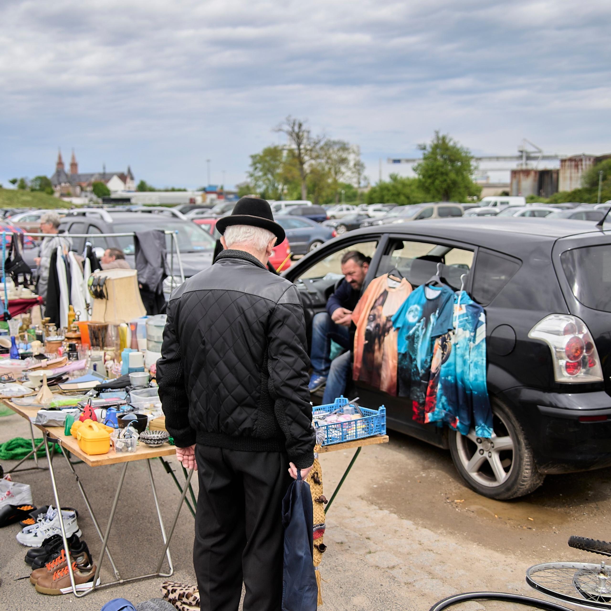 Flohmarkt-Fund (neu). Aleksandr Steinbrenner | Streetfotografie