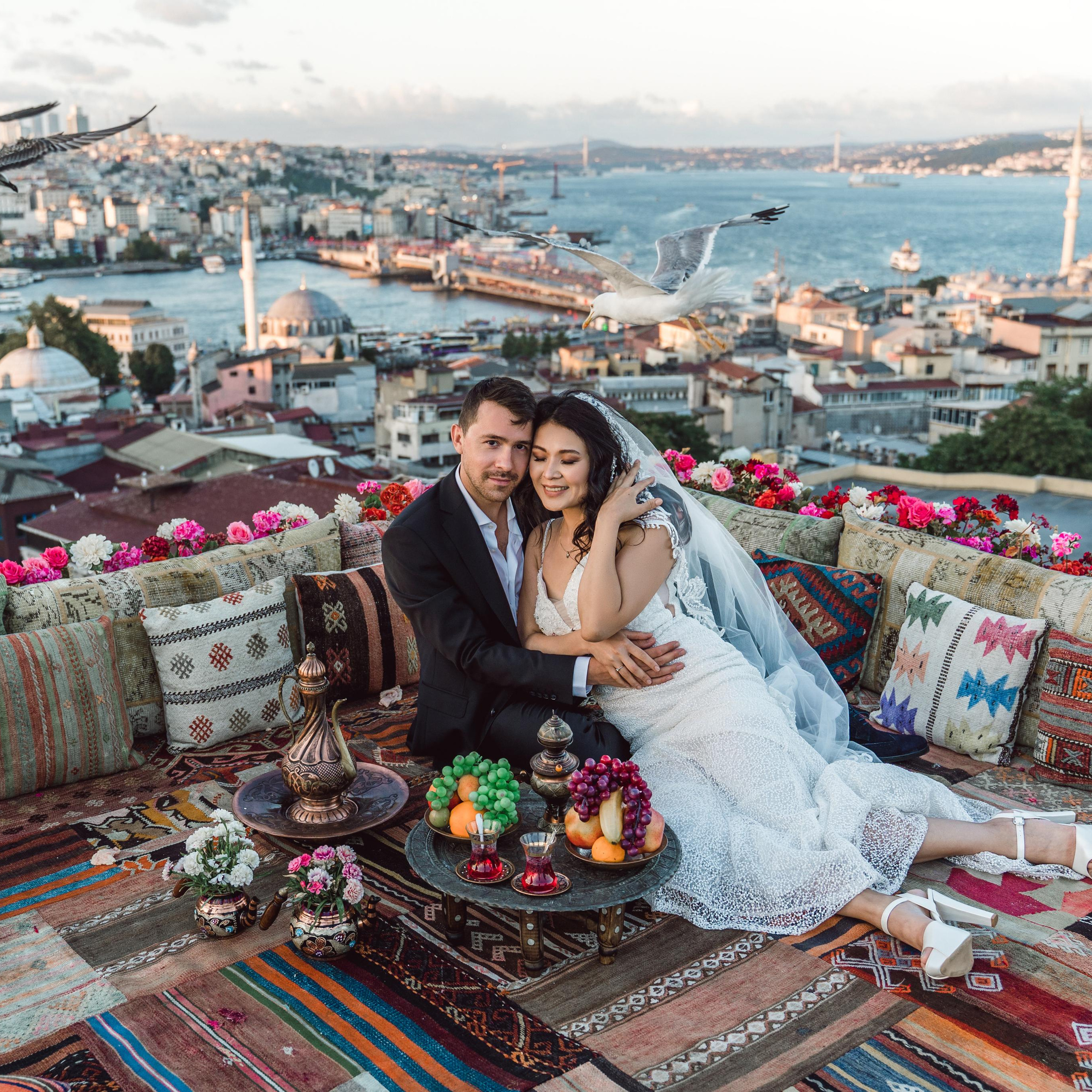 Фотосессия в Стамбуле. Фотограф в Стамбуле. Лайфстайл фотограф в Стамбуле Анатолий. Фотосессии на крышах с чайками