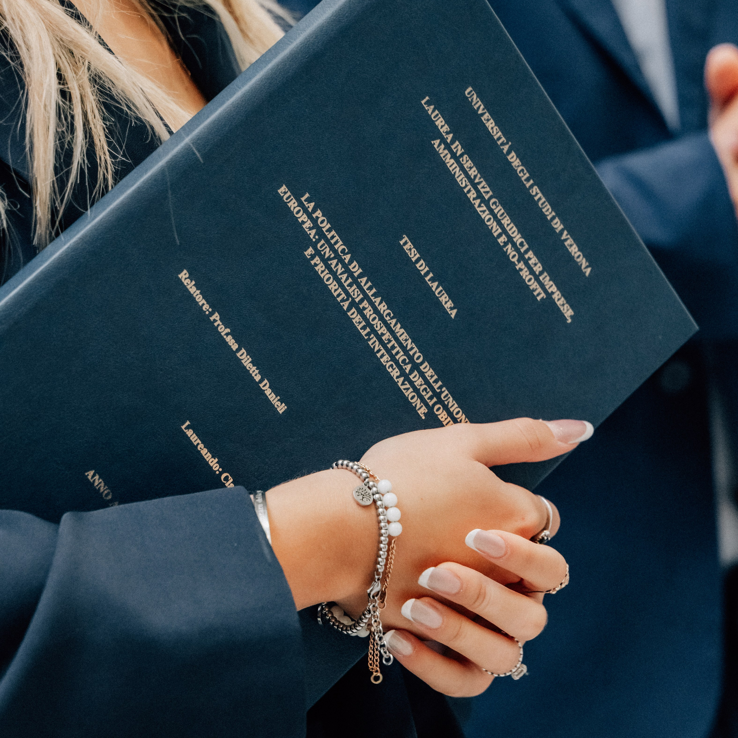 Auguri Dottoressa Bichis!. Luximagepro.com