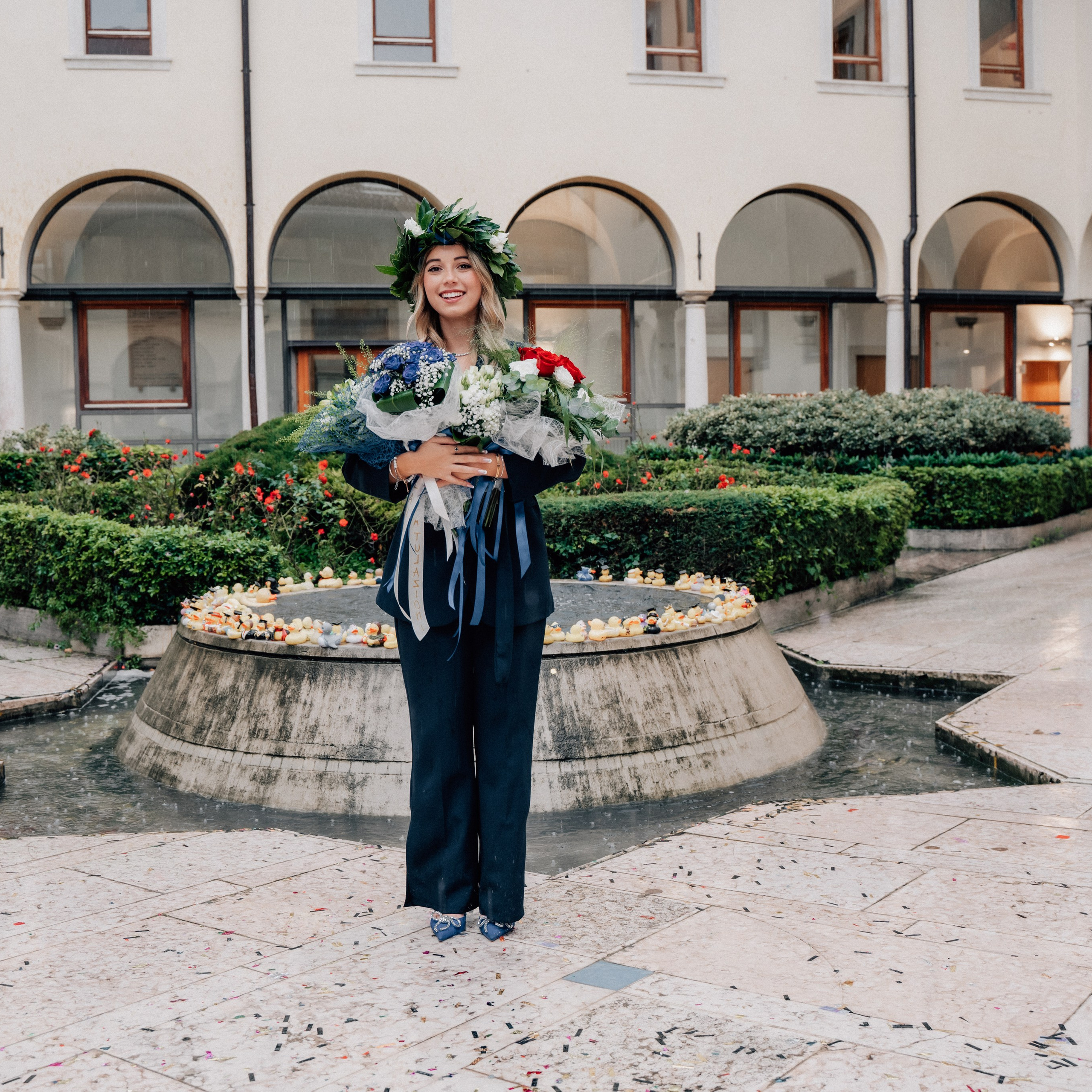 Auguri Dottoressa Bichis!. Luximagepro.com