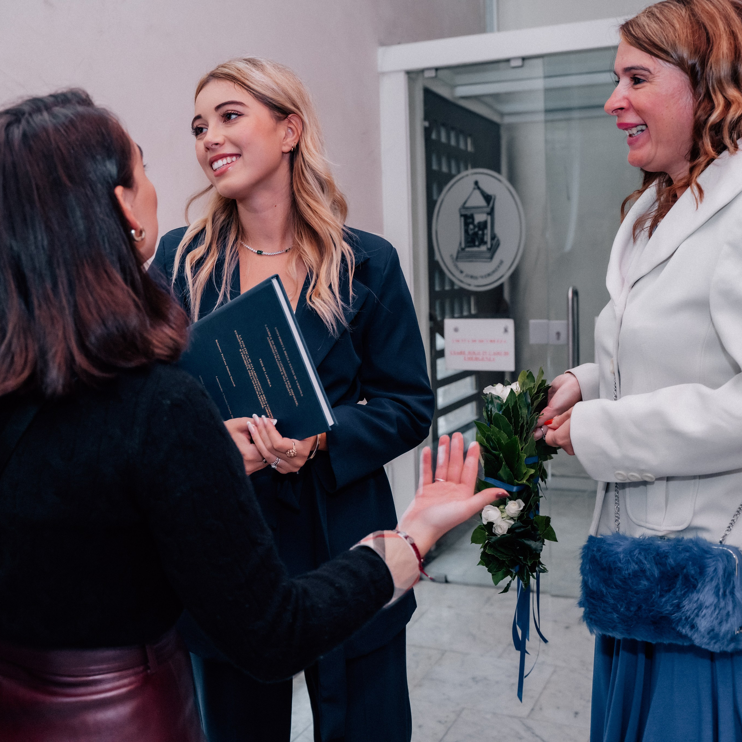 Auguri Dottoressa Bichis!. Luximagepro.com