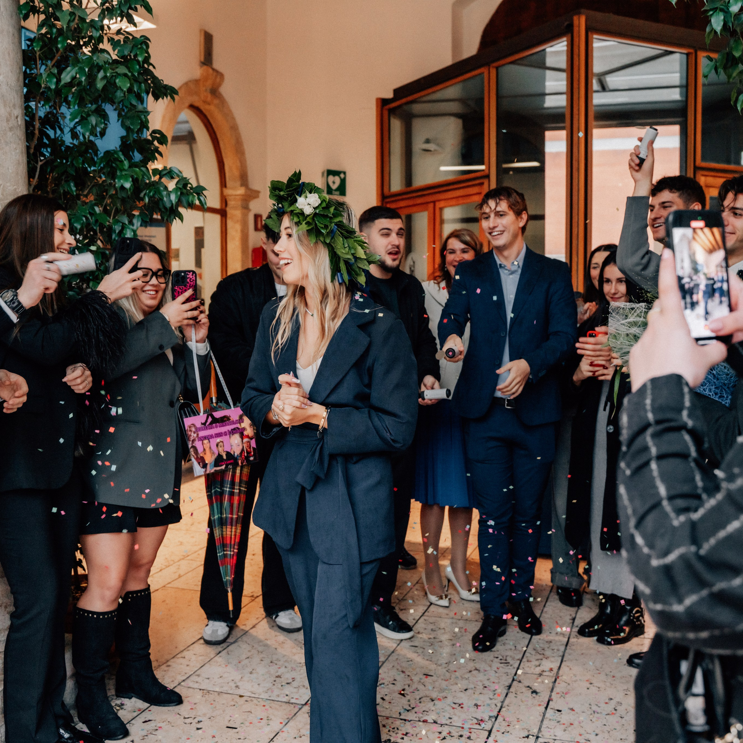 Auguri Dottoressa Bichis!. Luximagepro.com