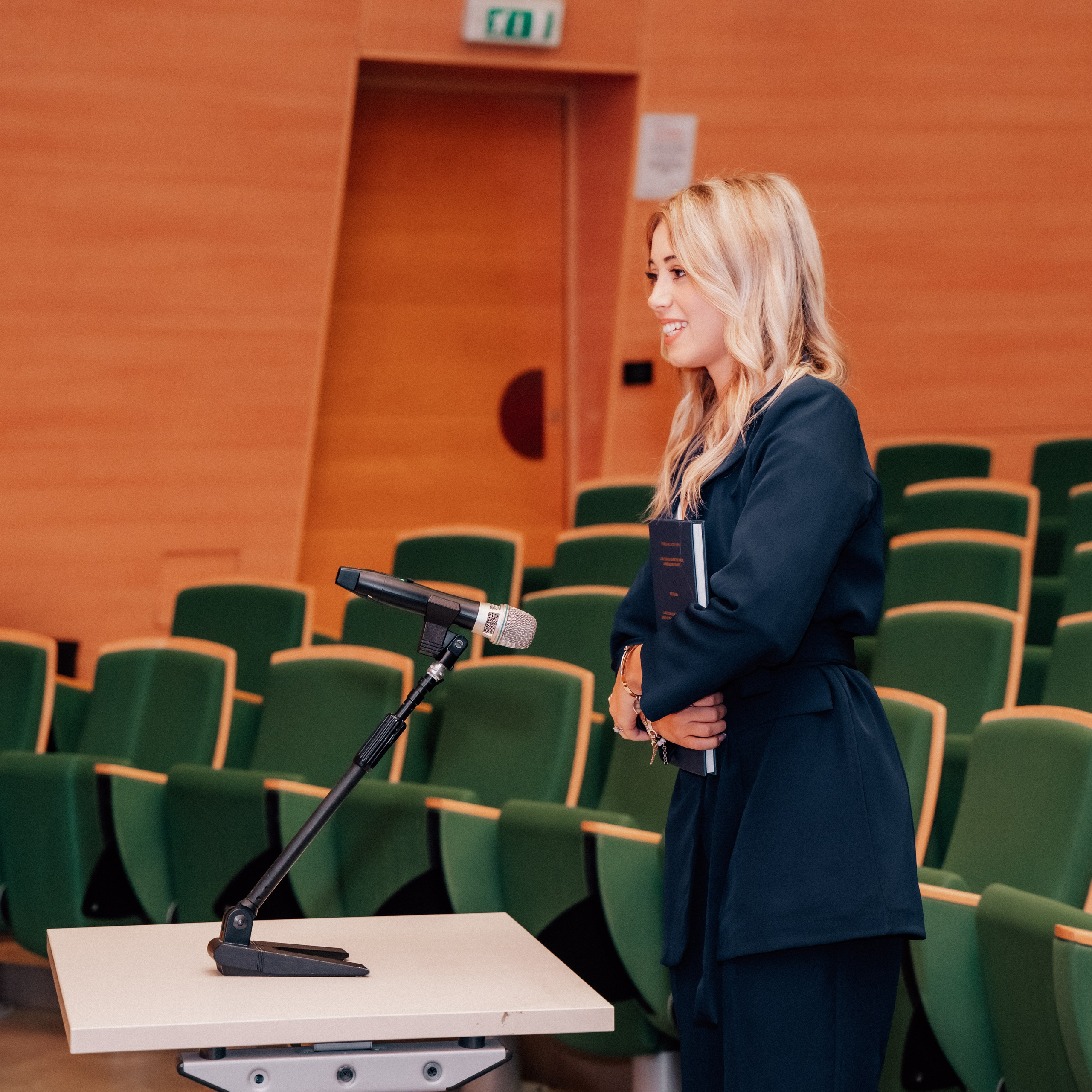 Auguri Dottoressa Bichis!. Luximagepro.com