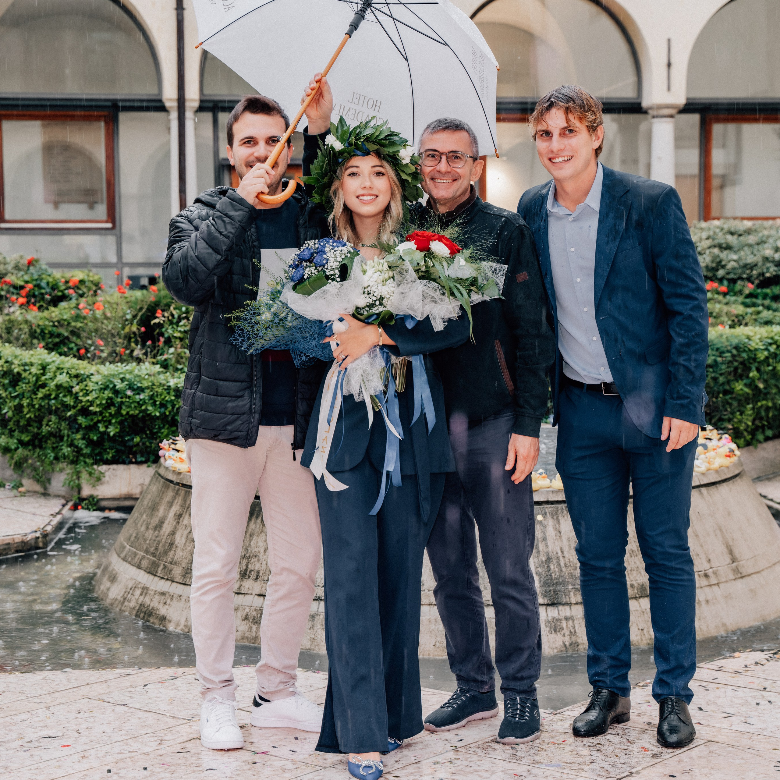 Auguri Dottoressa Bichis!. Luximagepro.com