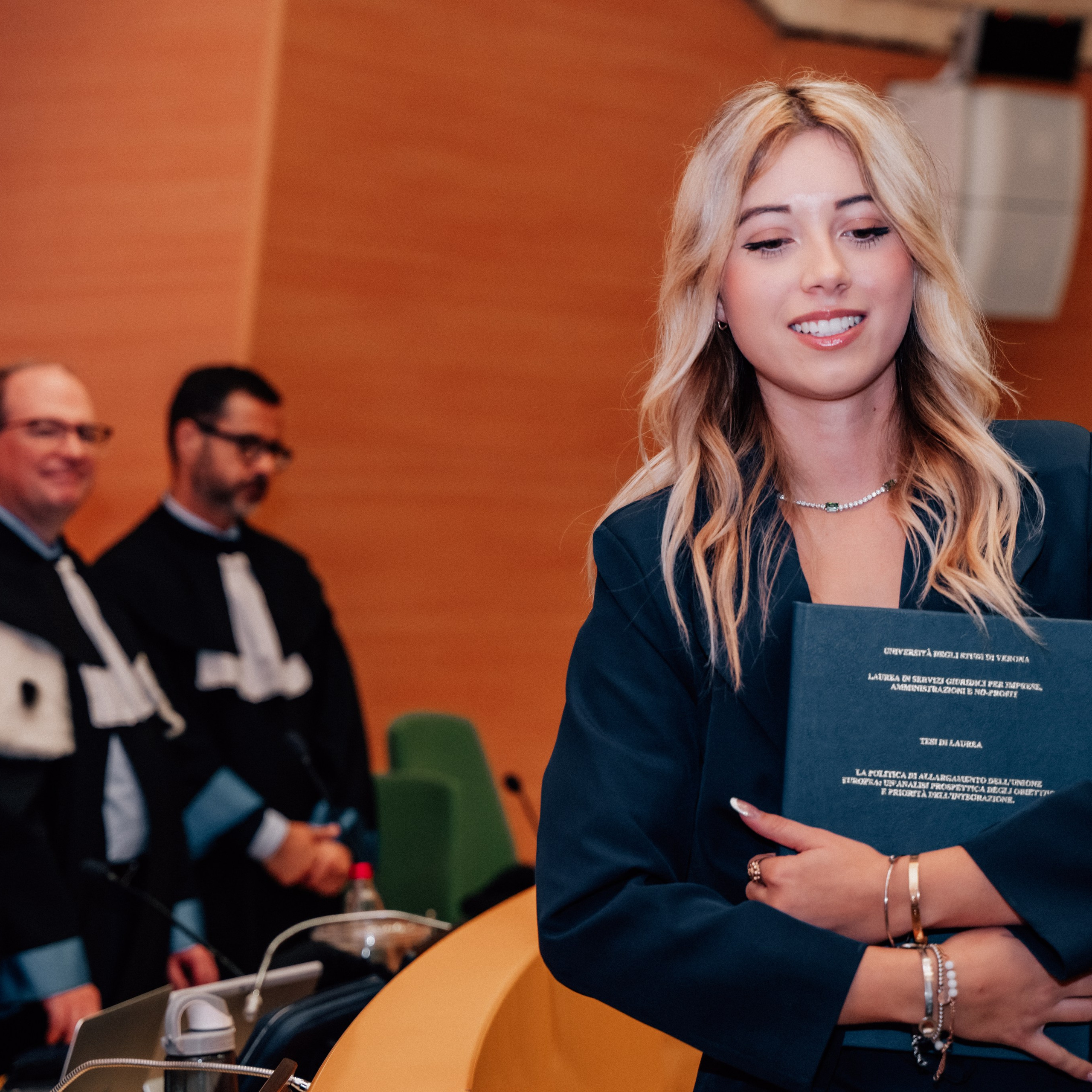 Auguri Dottoressa Bichis!. Luximagepro.com