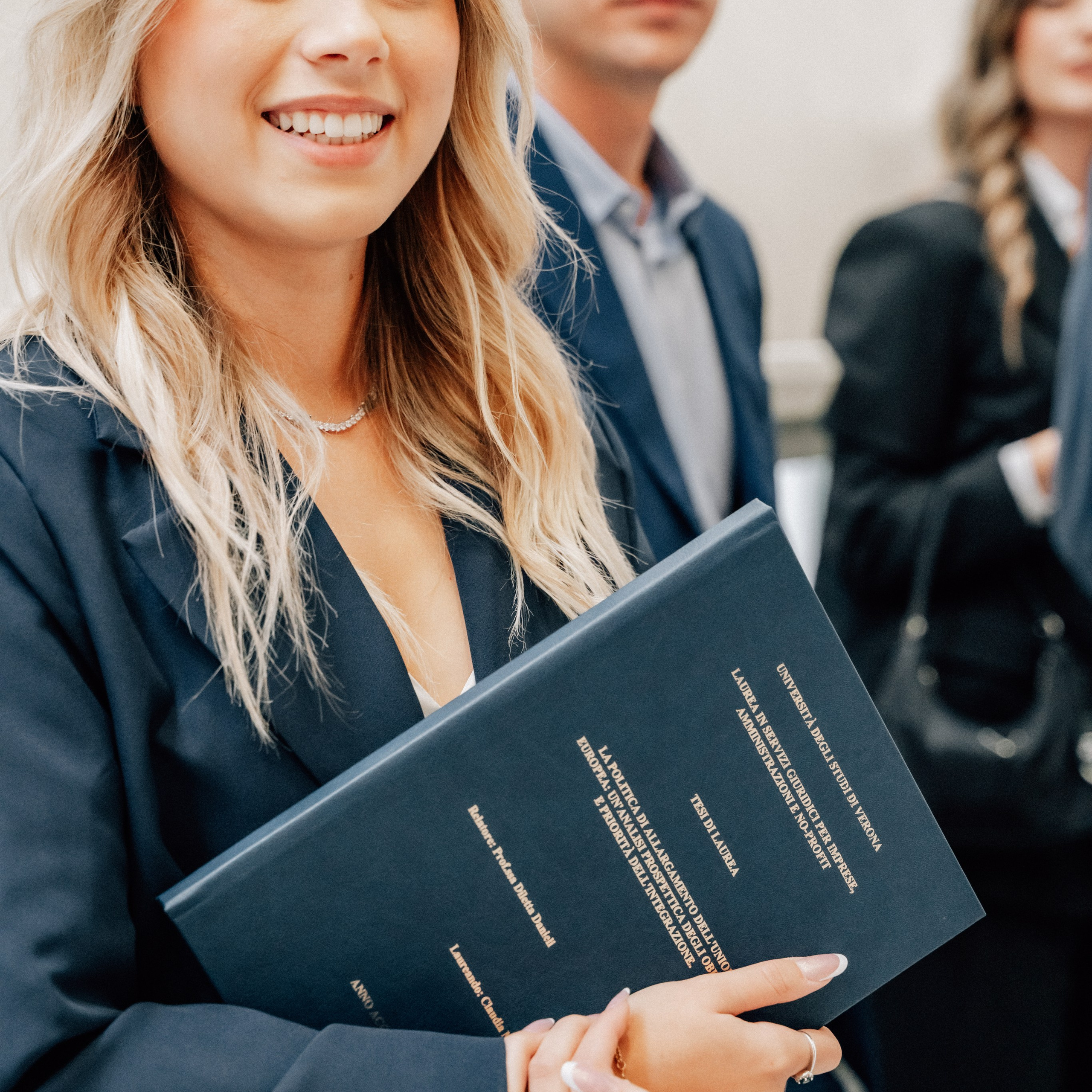Auguri Dottoressa Bichis!. Luximagepro.com