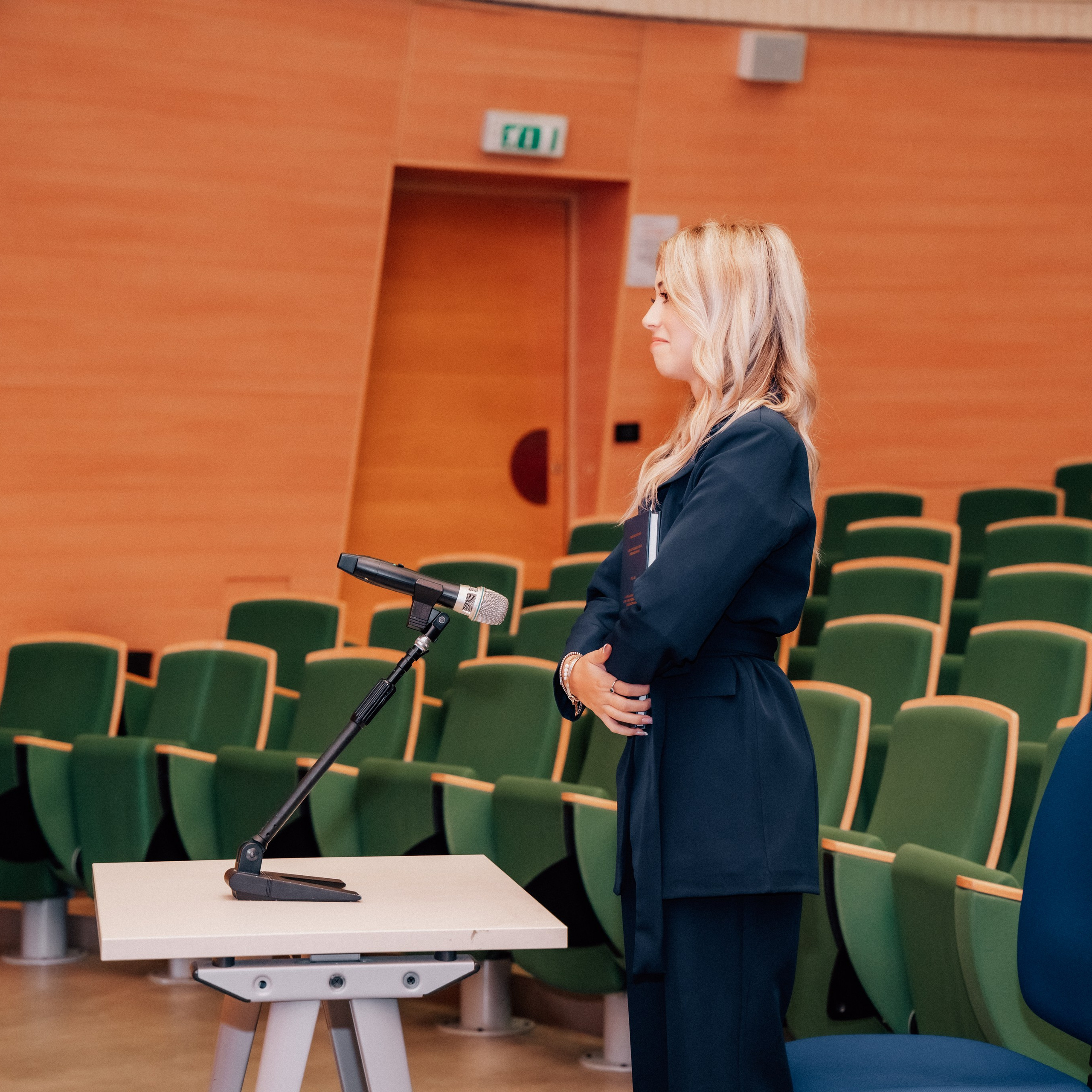 Auguri Dottoressa Bichis!. Luximagepro.com