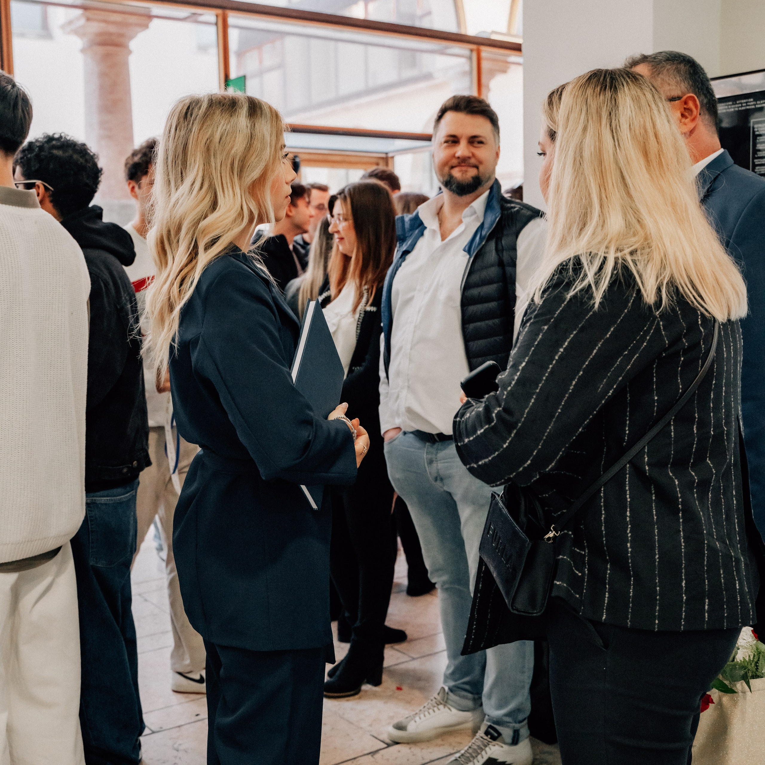 Auguri Dottoressa Bichis!. Luximagepro.com